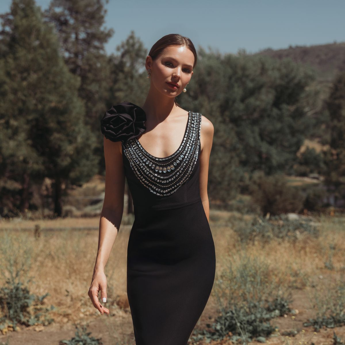 宝石と装飾されたドレス| Mac Duggal