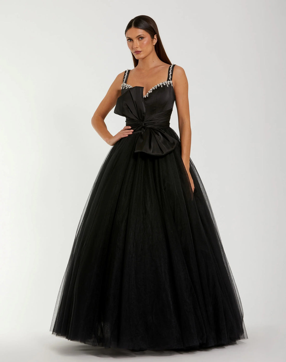 Black Sleeveless Sweetheart Neck Tulle Ballgown With Bow - Ieena for Mac Duggal