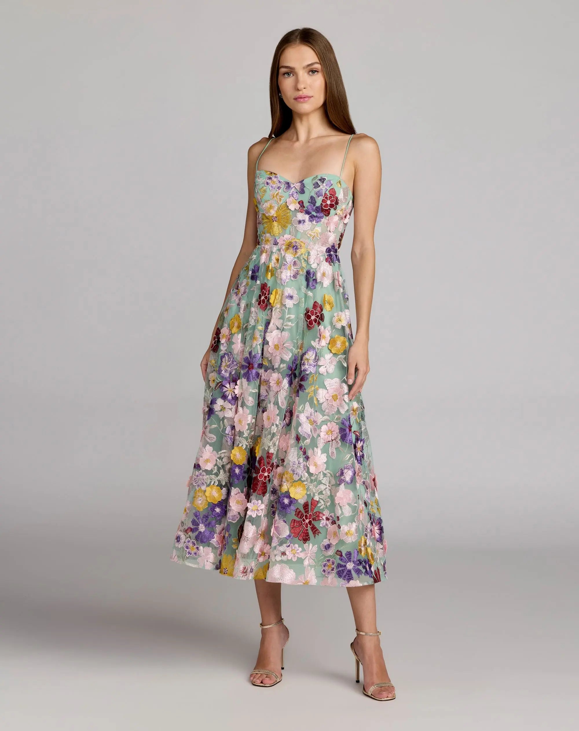 Ieena for Mac Duggal - Green Sweetheart Neck Embroidered Midi Dress - Sage Multi / US 2 Ieena for Mac Duggal - Green Sweetheart Neck Embroidered Midi Dress - Sage Multi / US 2
