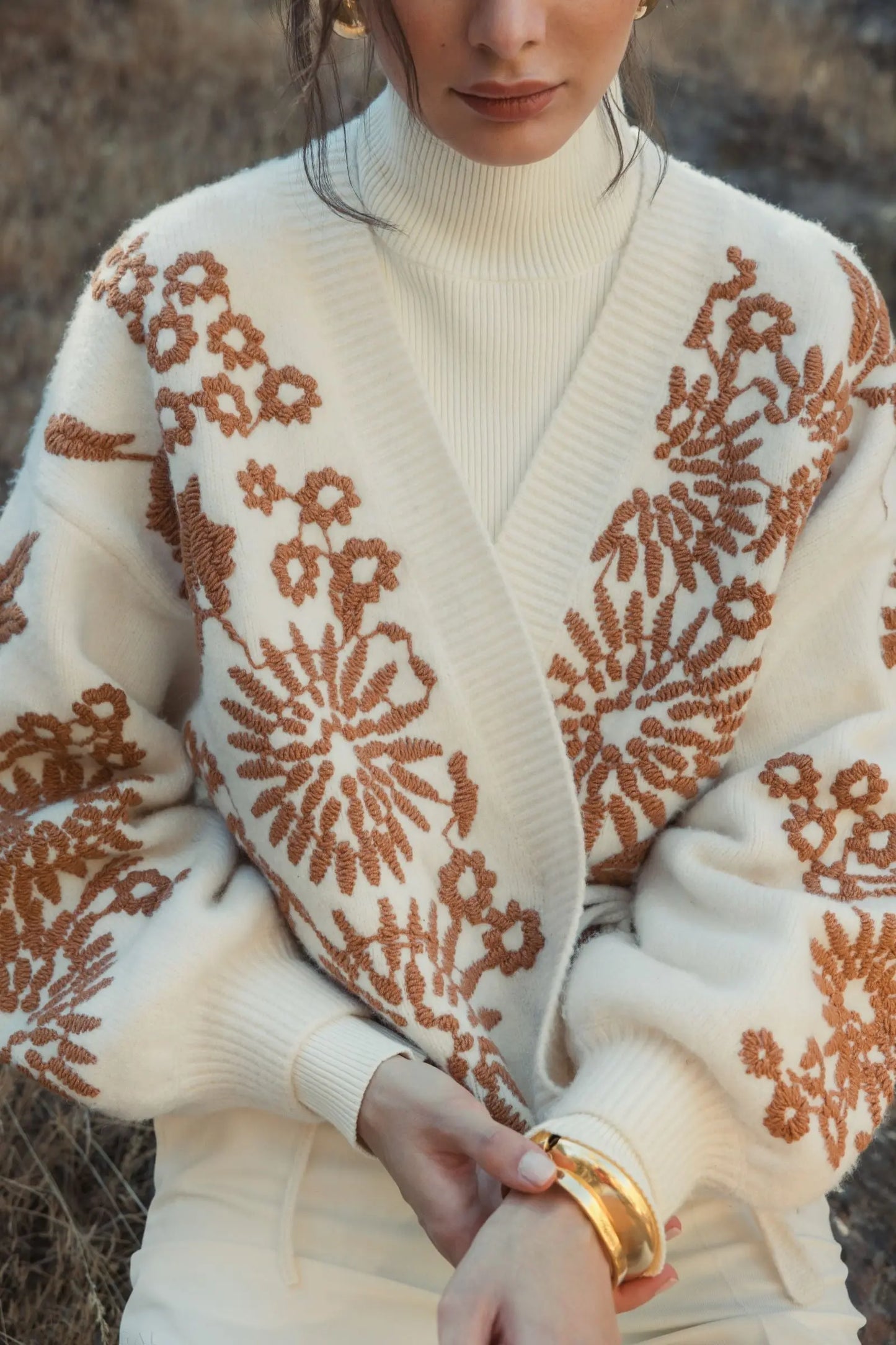 White Cropped Knit Cardigan With Floral Details - Mac Duggal