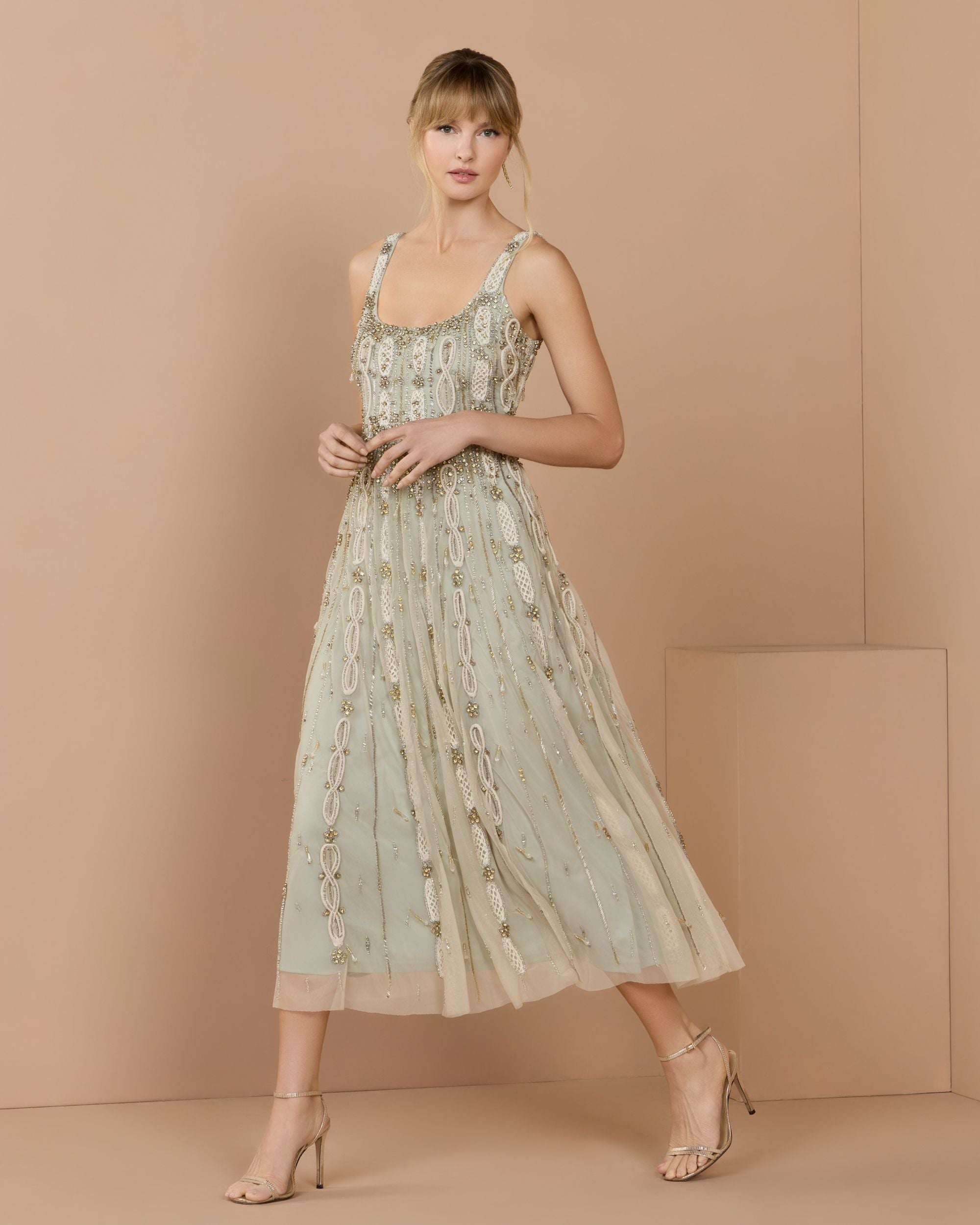 Green Sleeveless Scoop Neck Embellished Midi Dress Mac Duggal