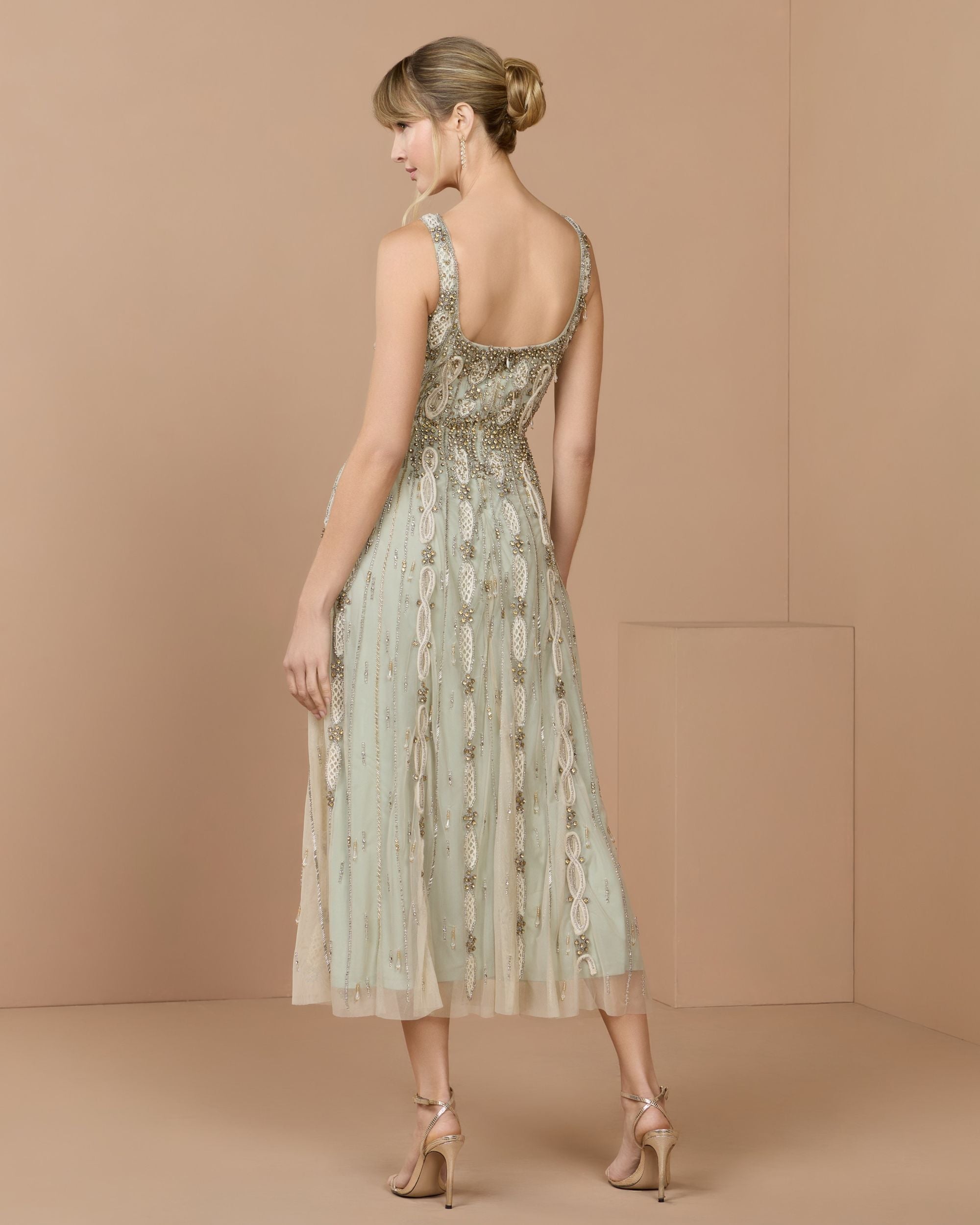 Green Sleeveless Scoop Neck Embellished Midi Dress Mac Duggal