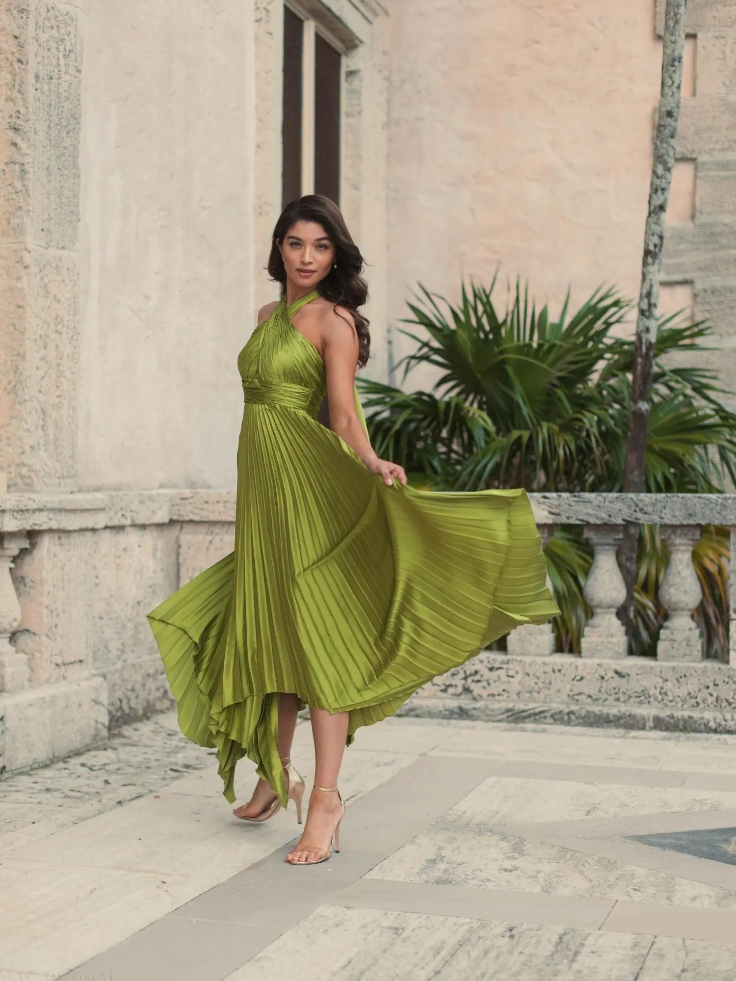 Green Pleated Halter Neck Asymmetrical Hem Gown Green Pleated Halter Neck Asymmetrical Hem Gown