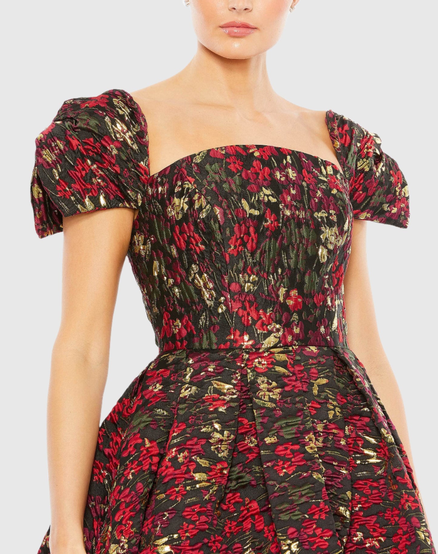 Kleid in A-Linie mit Flügelärmeln und Blumenbrokat