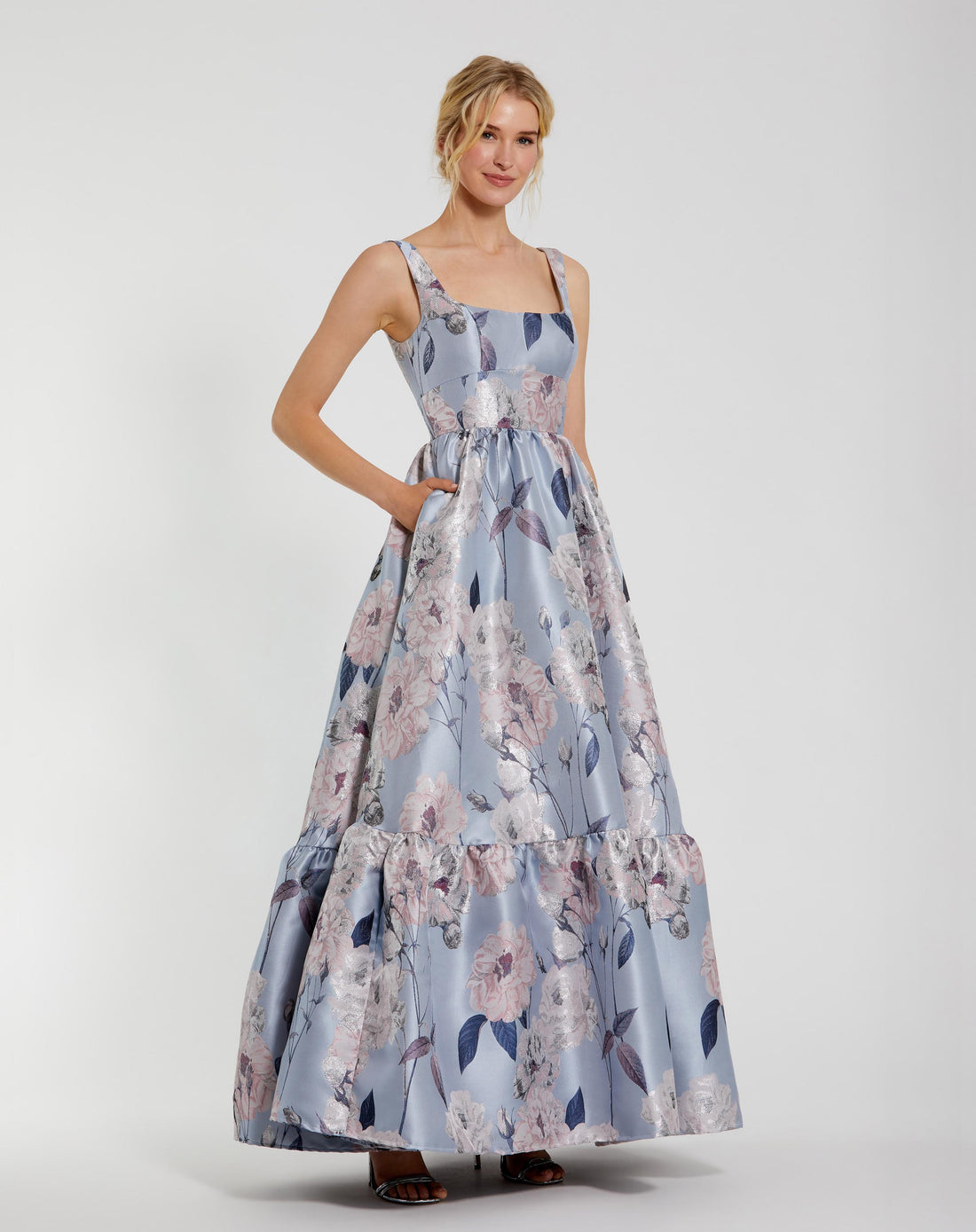 Brocade Scoop Neck Sleeveless Floral Gown