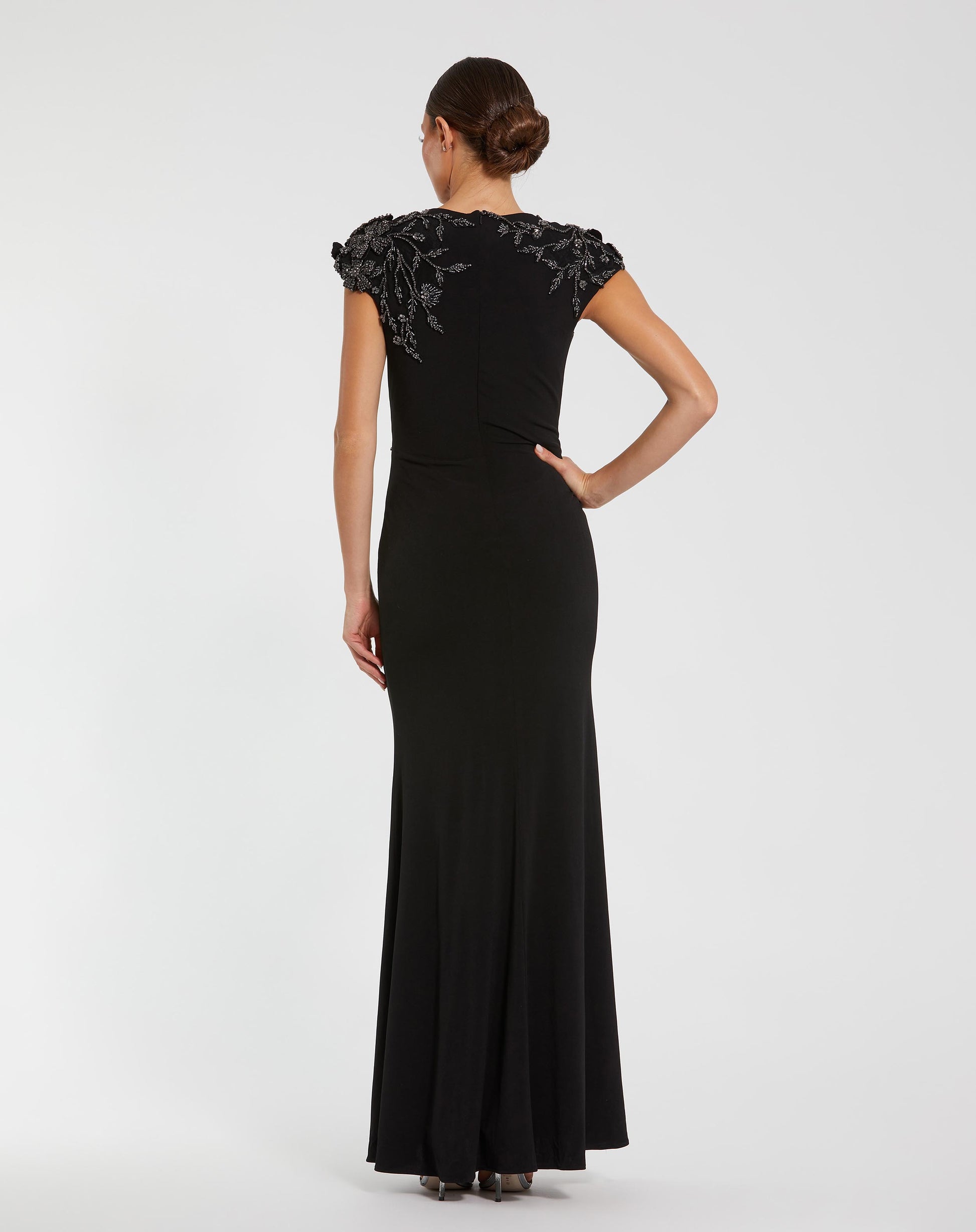 Black Cap Sleeve Jersey Column Gown With Beaded Flowers - Mac Duggal