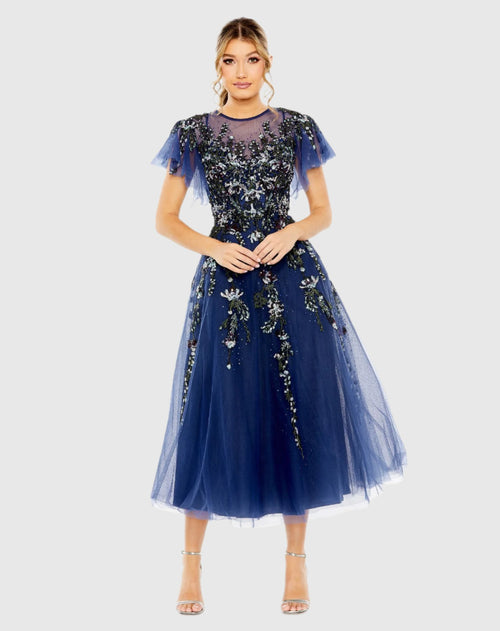 Kleid mit Blumenmuster, hohem Halsausschnitt, Flügelärmeln und Verzierung