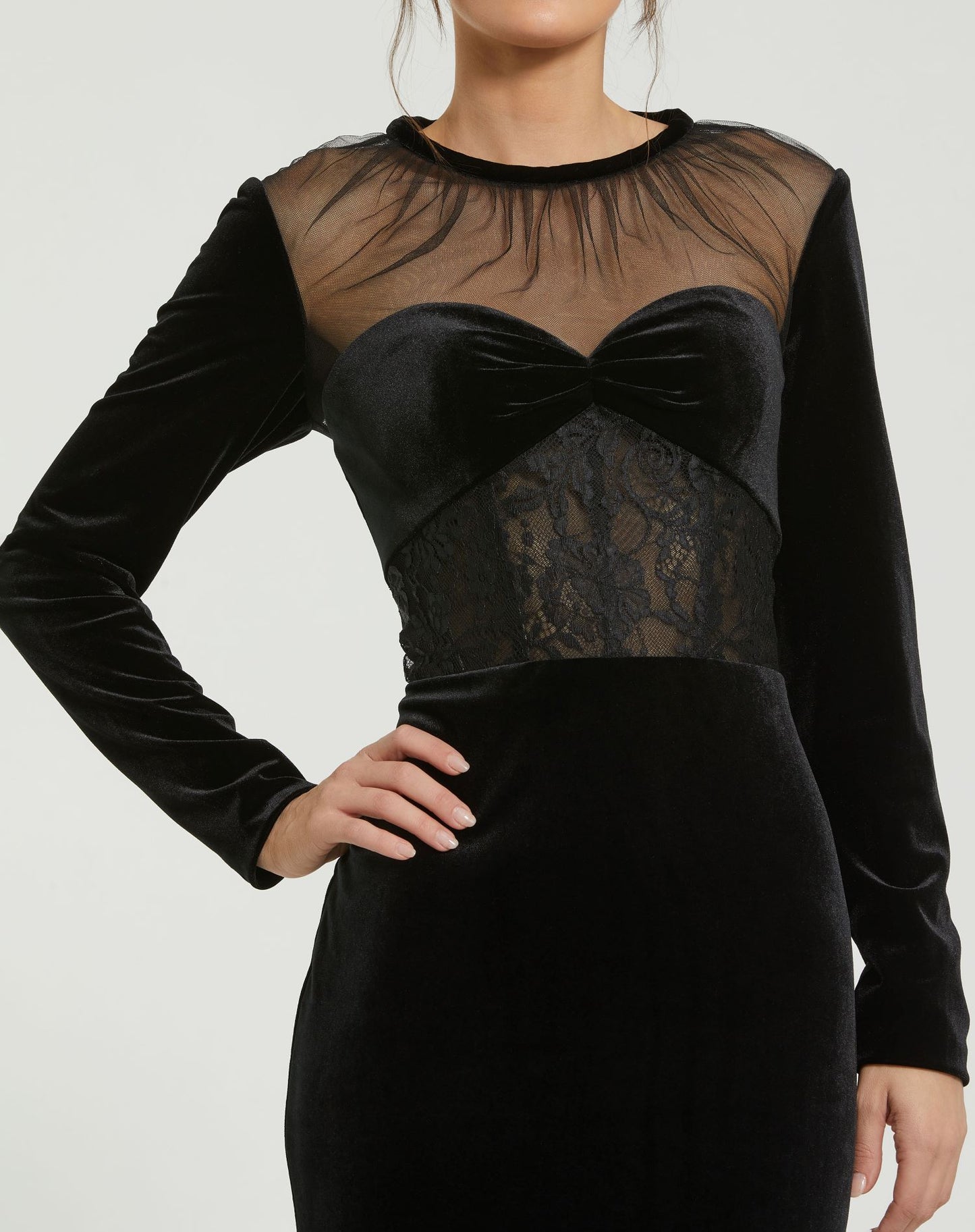 Abito bustier in pizzo con top trasparente a maniche lunghe