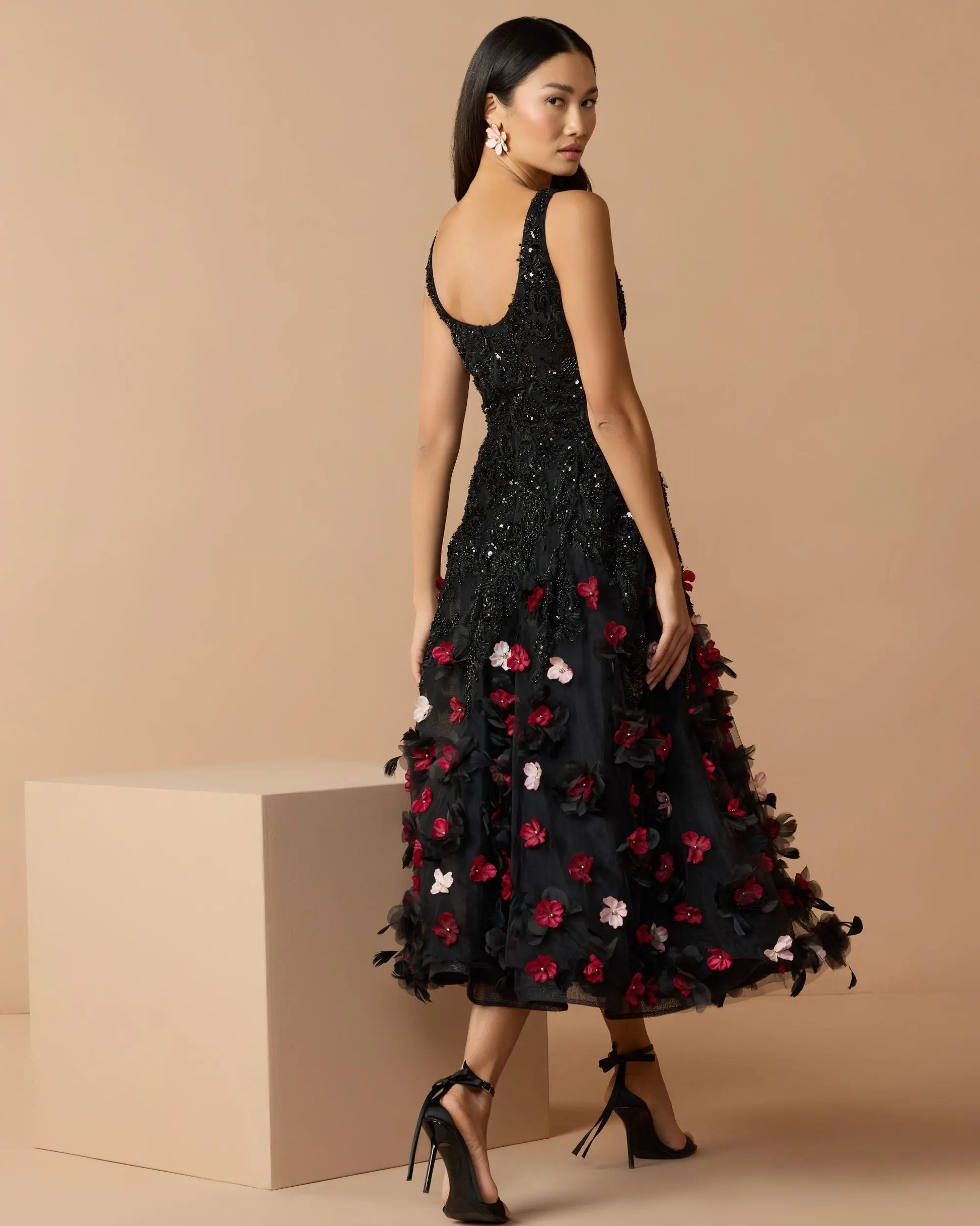 Black Sleeveless Beaded Midi Dress With 3D Flowers - Mac Duggal