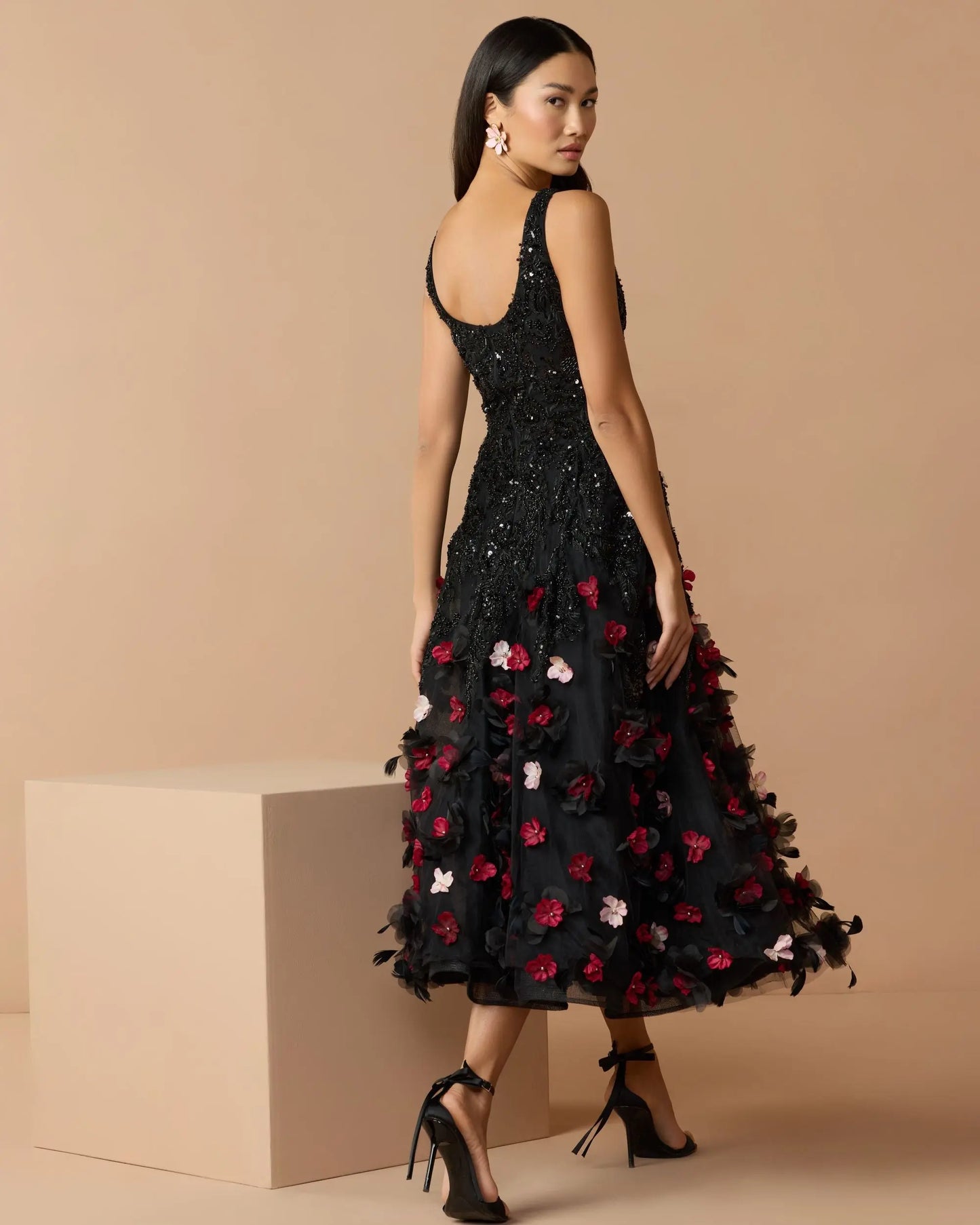 Black Sleeveless Beaded Midi Dress With 3D Flowers - Mac Duggal