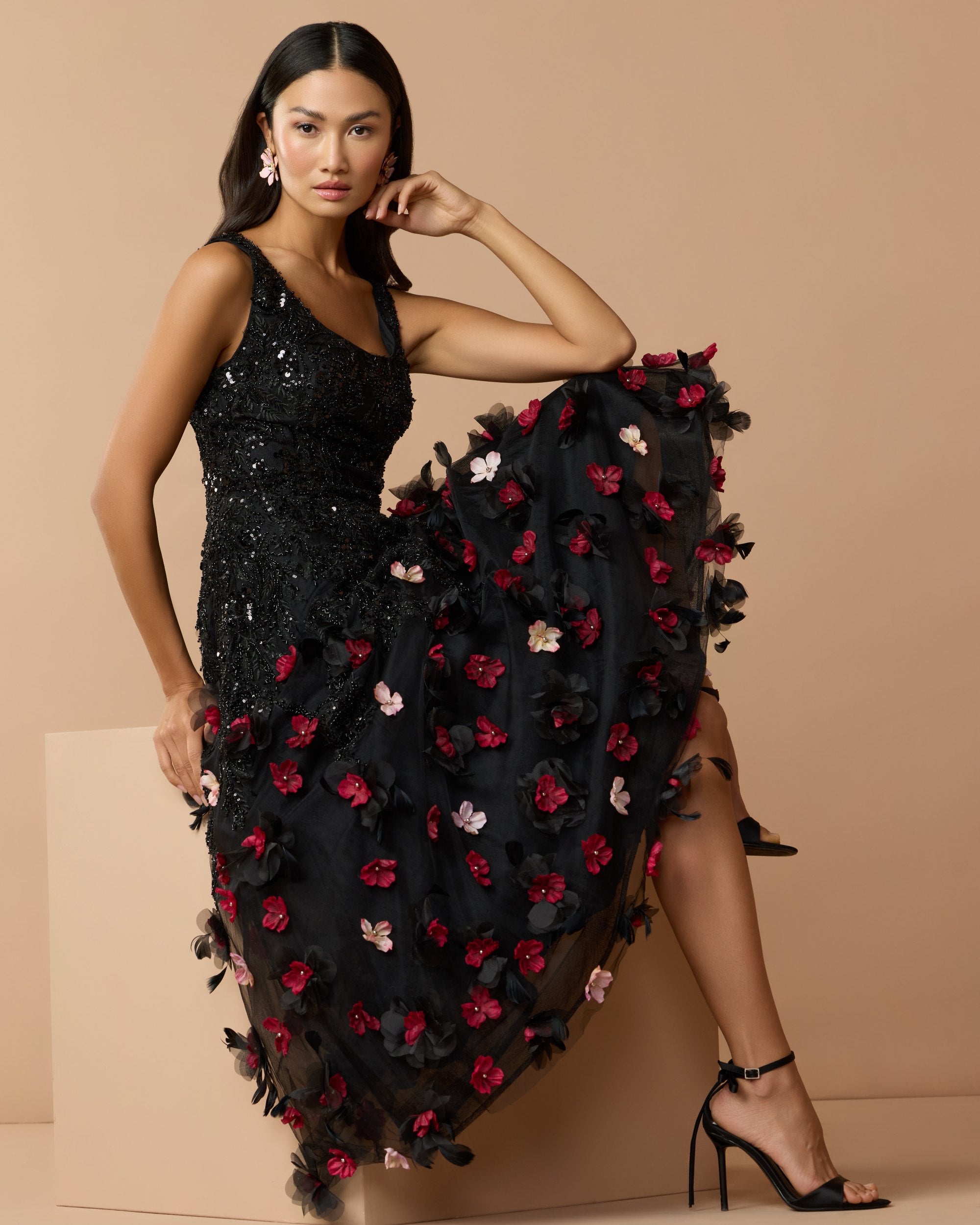 Black Sleeveless Beaded Midi Dress With 3D Flowers - Mac Duggal