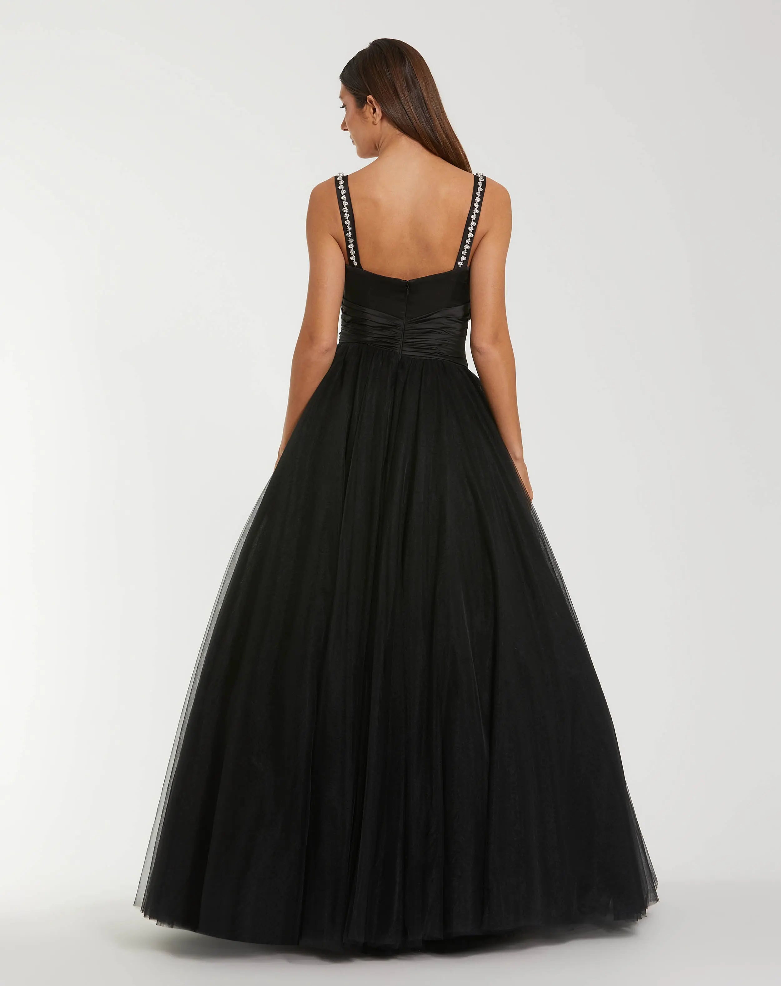 Black Sleeveless Sweetheart Neck Tulle Ballgown With Bow - Ieena for Mac Duggal