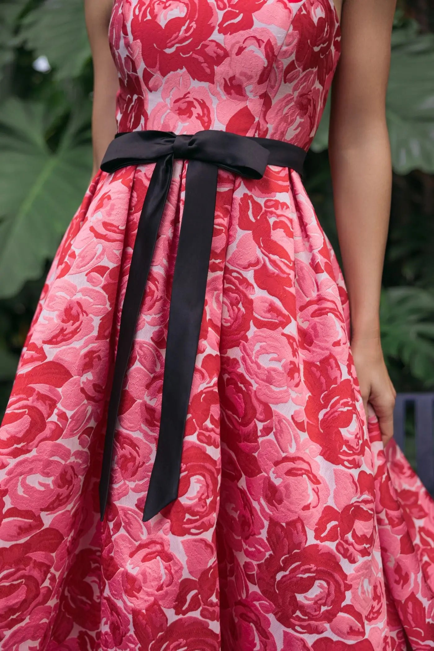 IMVAL / Check Layered Dress［RED］ Red Strapless Brocade Midi Dress with Satin Bow | Mac Duggal