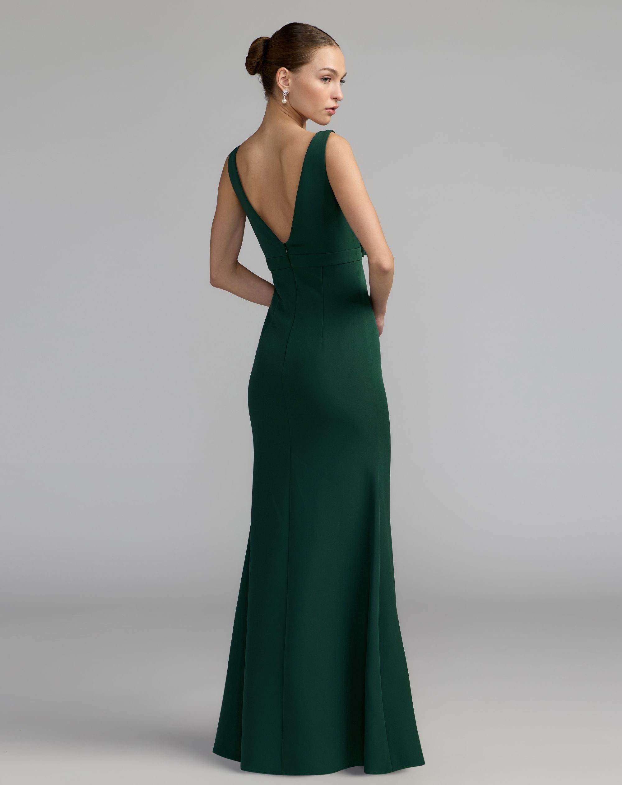 Emerald Green Crepe Sleeveless V Neck Mermaid Gown With Bow - Ieena for Mac Duggal