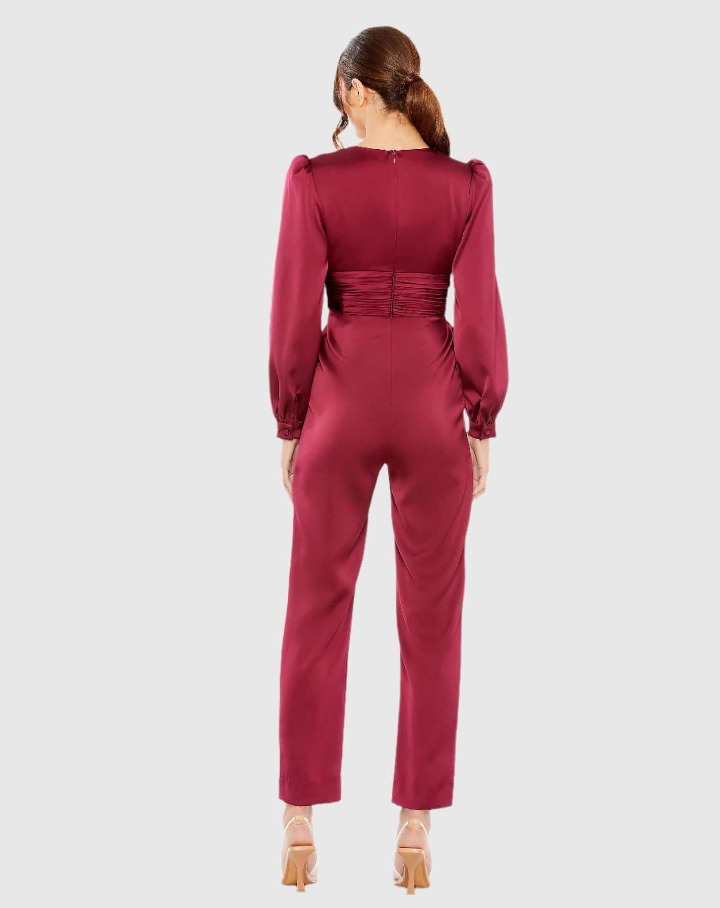 Jumpsuit mit gedrehten Puffärmeln und tiefem V-Ausschnitt vorn