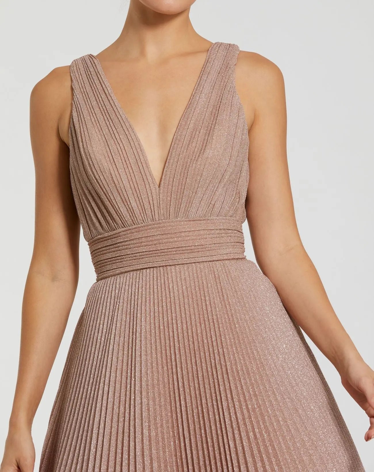 Ieena for Mac Duggal - Pink Shimmering Pleated Sleeveless Gown - US 8 Ieena for Mac Duggal - Pink Shimmering Pleated Sleeveless Gown - US 8