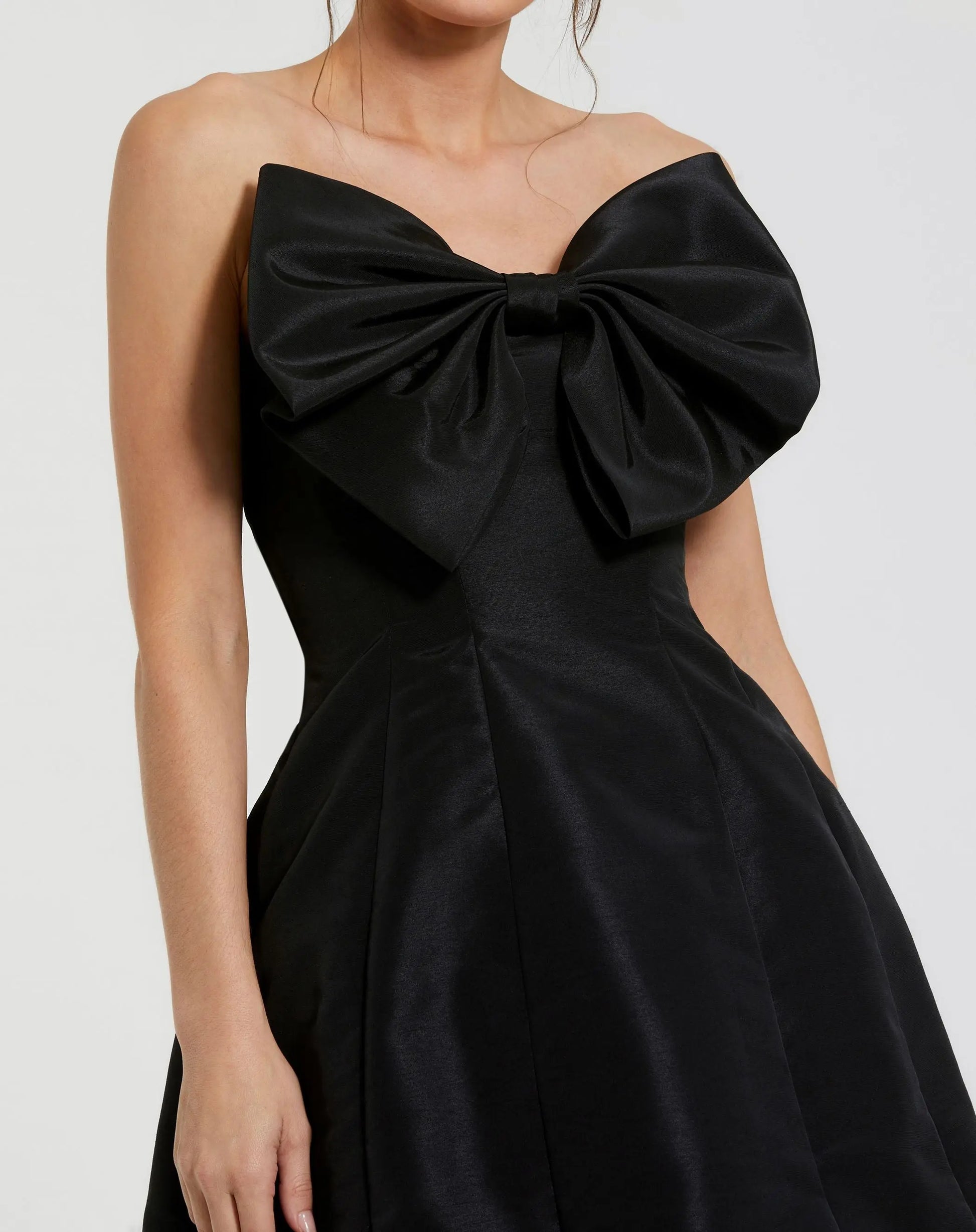 Black Strapless Oversized Bow Fit & Flare Mini Dress - Mac Duggal US 4 Black Strapless Oversized Bow Fit & Flare Mini Dress - Mac Duggal US 4