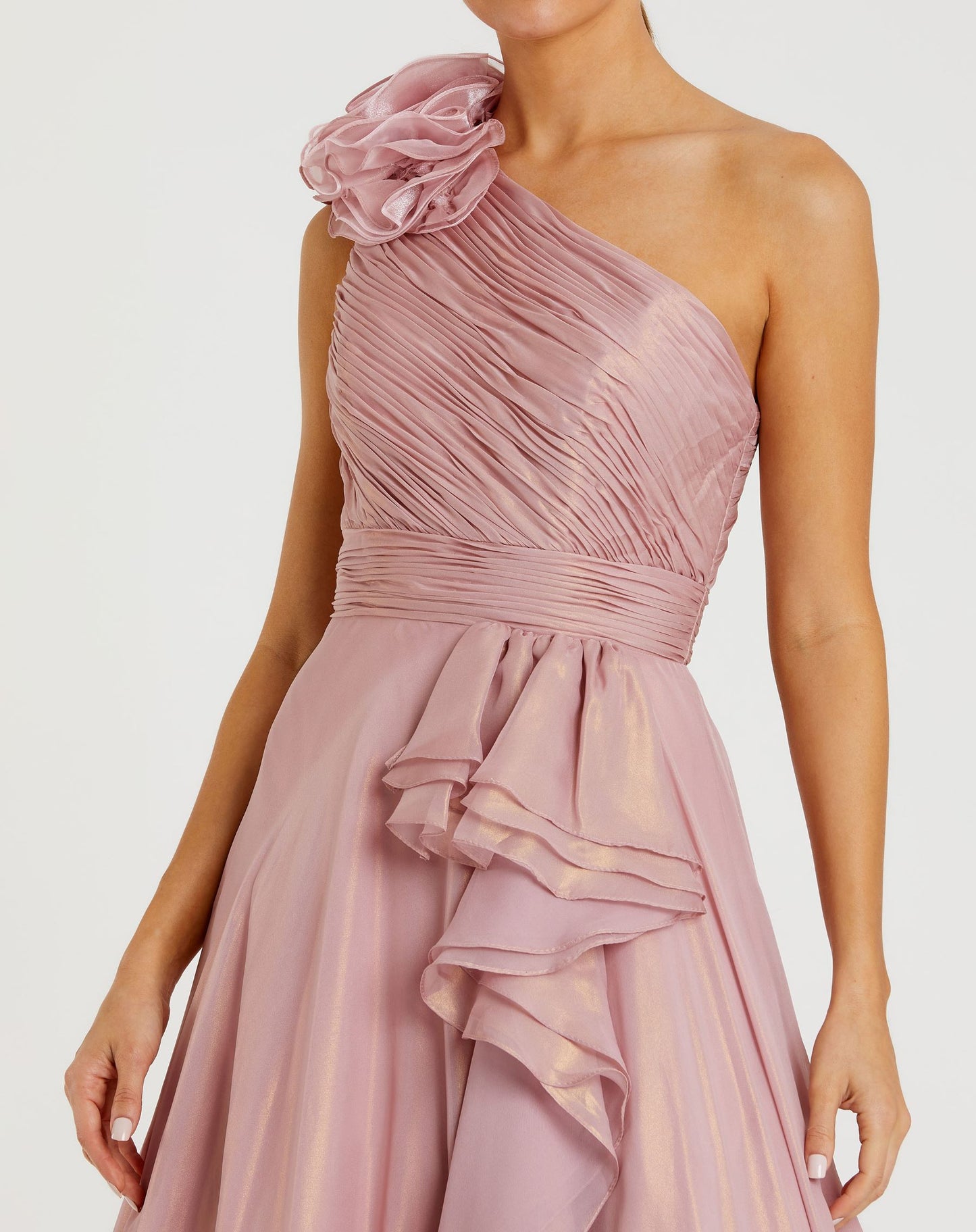 Schillerndes Ballkleid mit One-Shoulder-Rosette