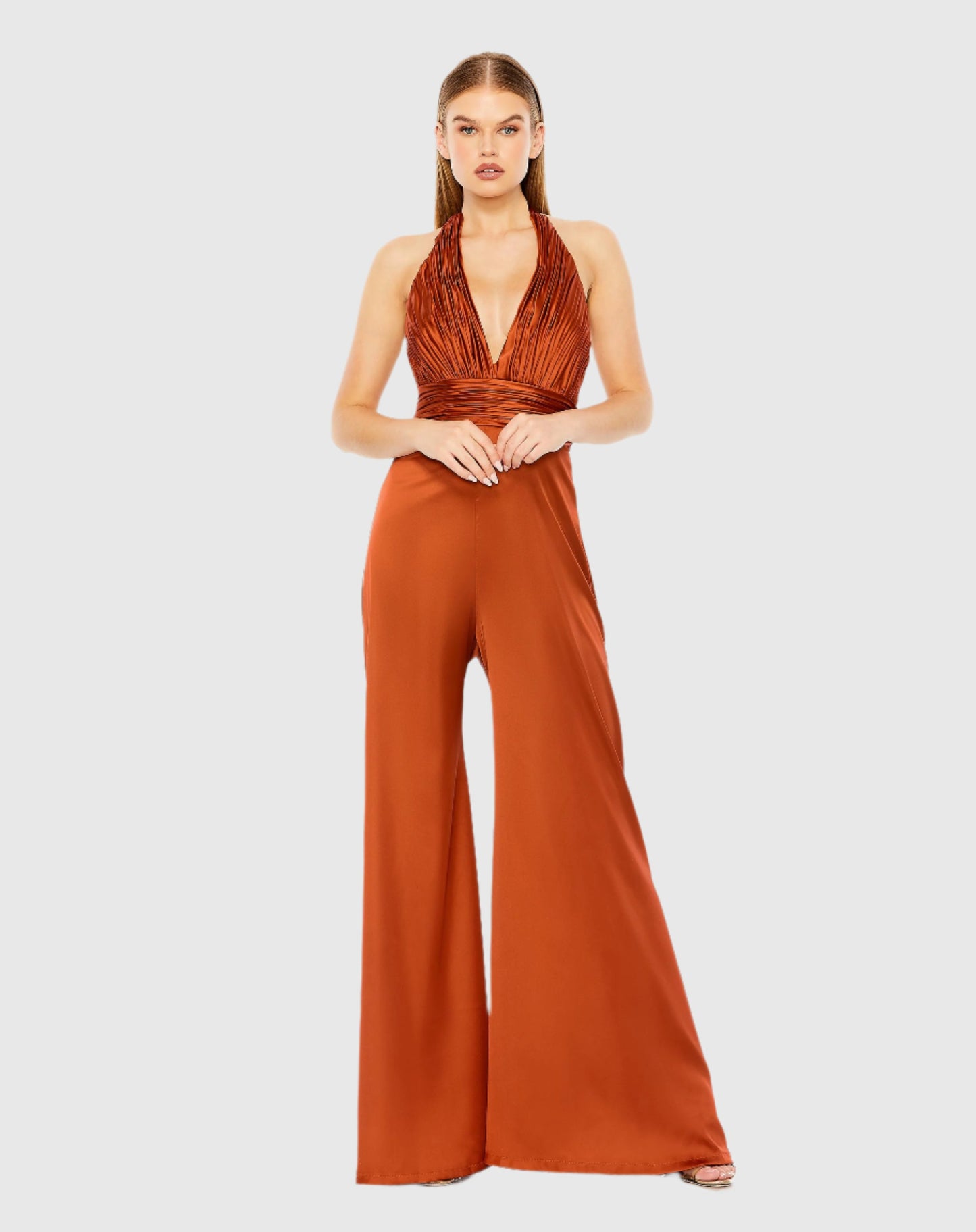 Jumpsuit aus Satin mit gerüschtem Neckholder-Top und weitem Bein