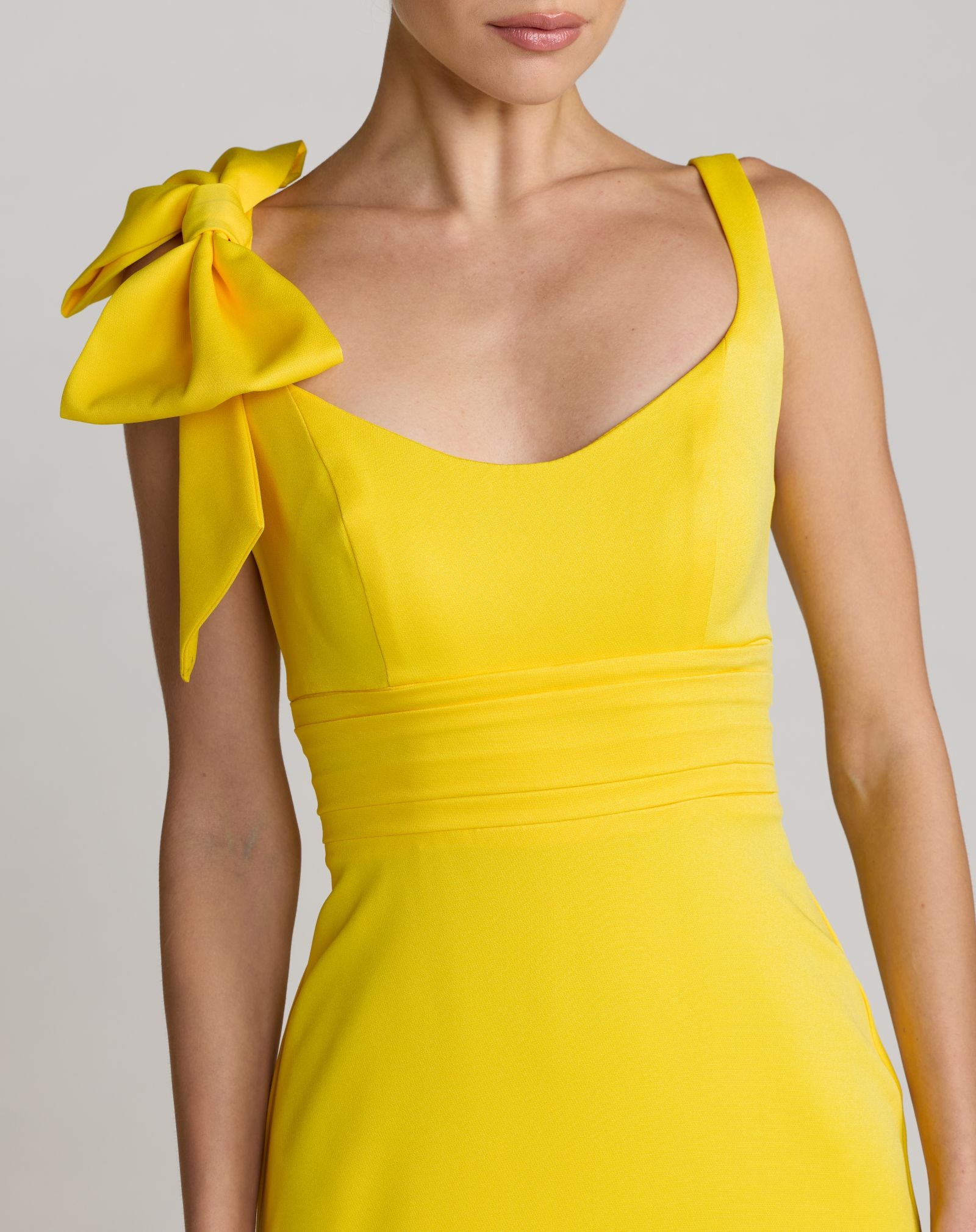 Yellow Scoop Neck Trumpet Gown with Bow - Ieena for Mac Duggal