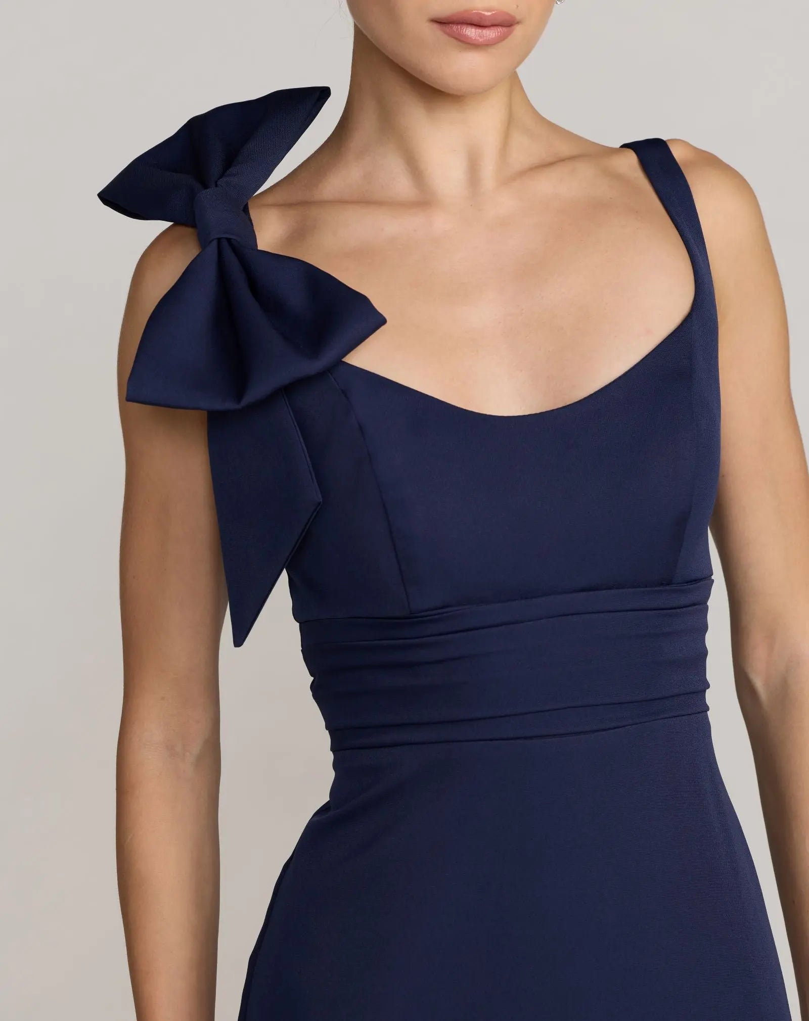 navy blue bow dress Sophie Velvet Bow Train Bodycon Dress: Navy Large main image 1