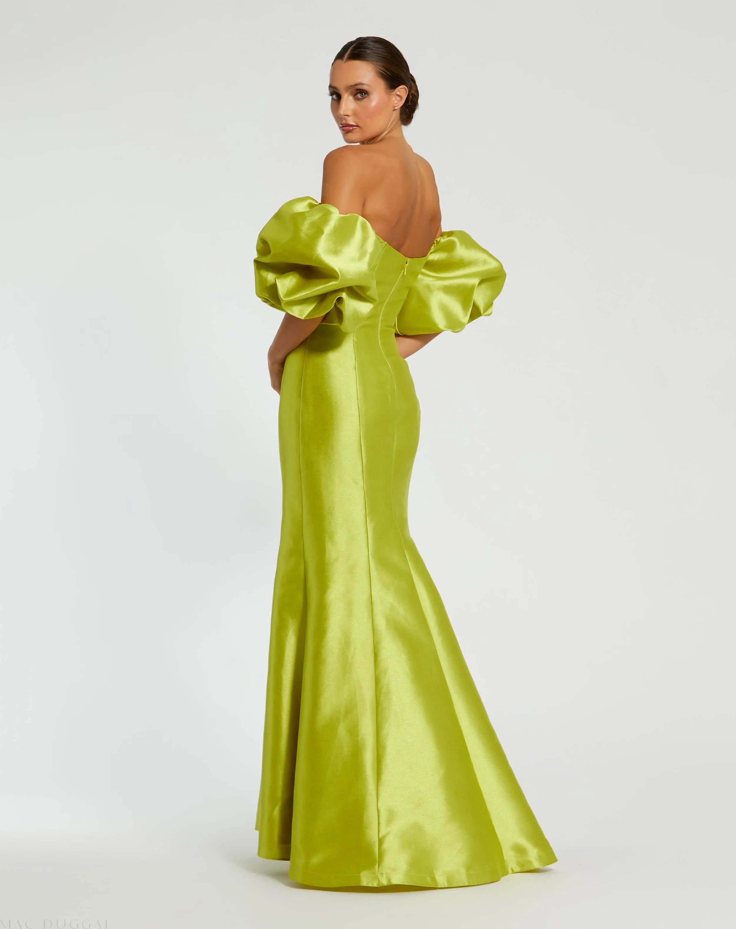 Green Sweetheart Off The Shoulder Puff Sleeve Gown - Mac Duggal