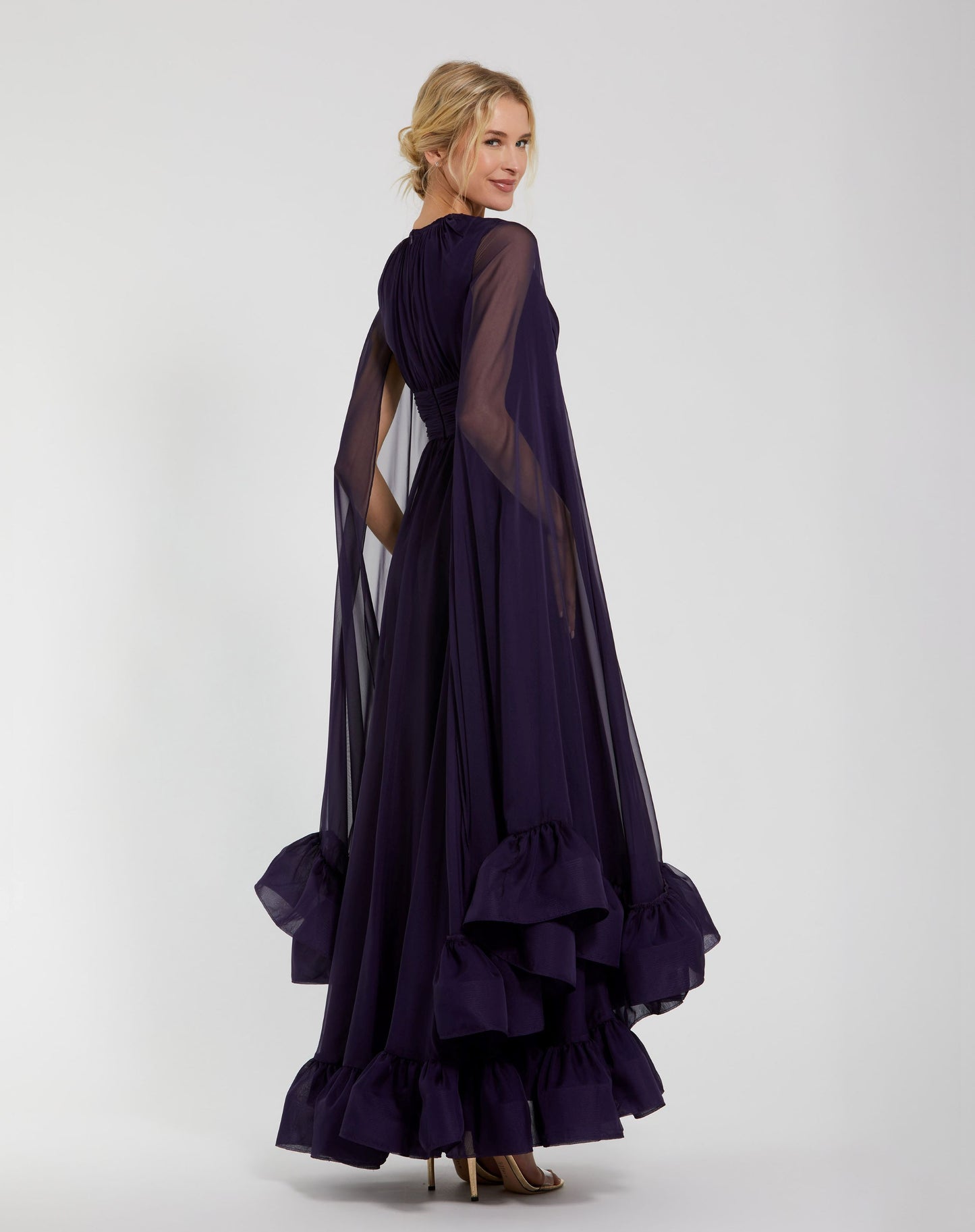 Knöchellanges Chiffonkleid mit Cape-Ärmeln und Schlüsselloch