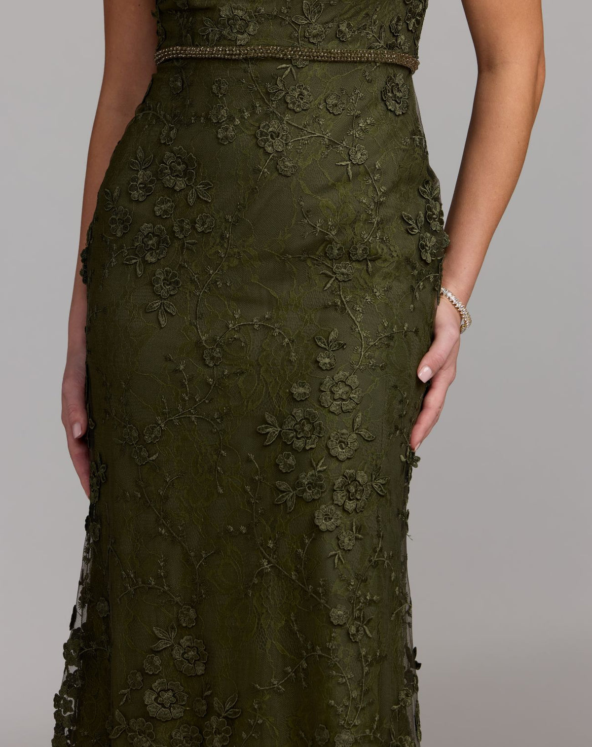 Green Floral Applique Boat Neck Cap Sleeve Gown - Mac Duggal