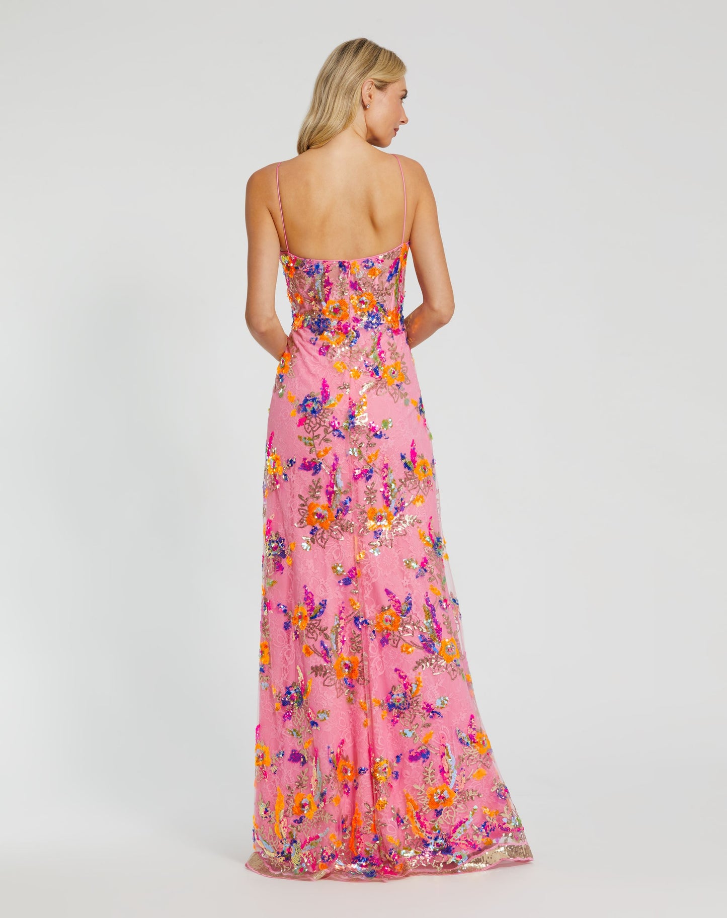 Vestido de renda com lantejoulas florais e decote coração