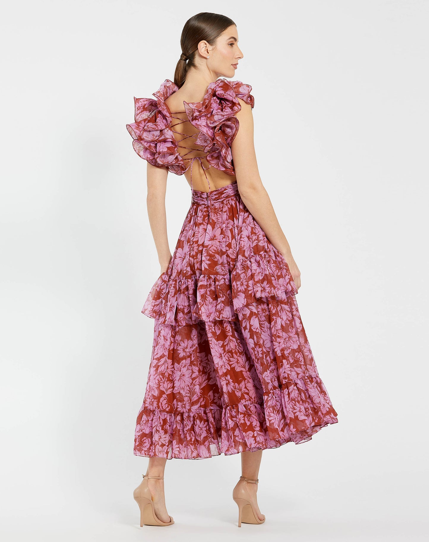 Chiffonkleid mit Stufenmuster, Rüschen und Cut-Outs 