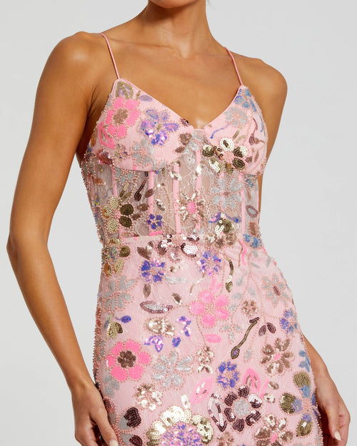 Robe bustier appliquée à fines bretelles avec fente