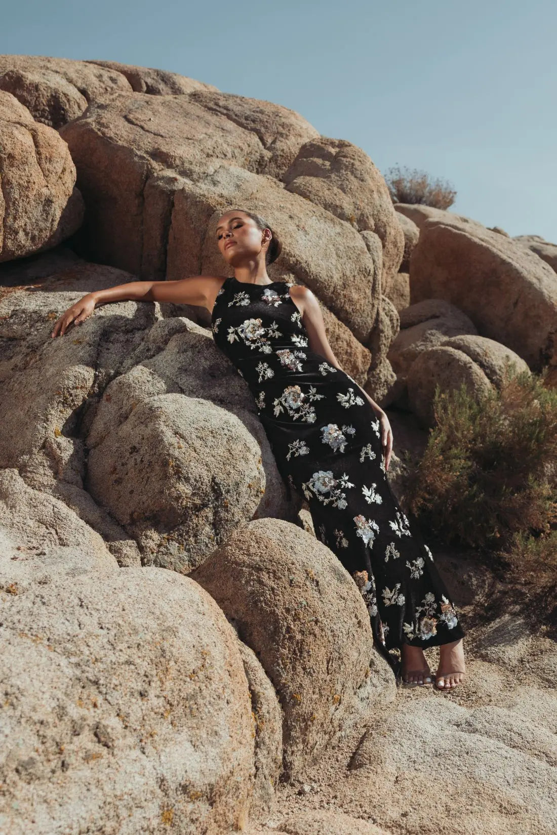 Black Sleeveless Floral Embellished Velvet Evening Gown - Mac Duggal 