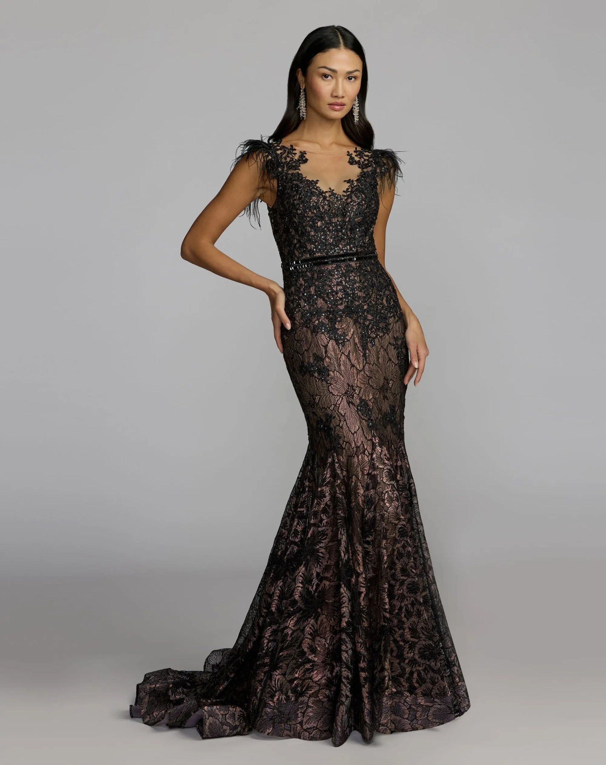 Mac Duggal Prom Embellished Feather Cap Sleeve Illusion Neck Trumpet Gown Black Size 4 Mac Duggal Prom Embellished Feather Cap Sleeve Illusion Neck Trumpet Gown Black Size 4