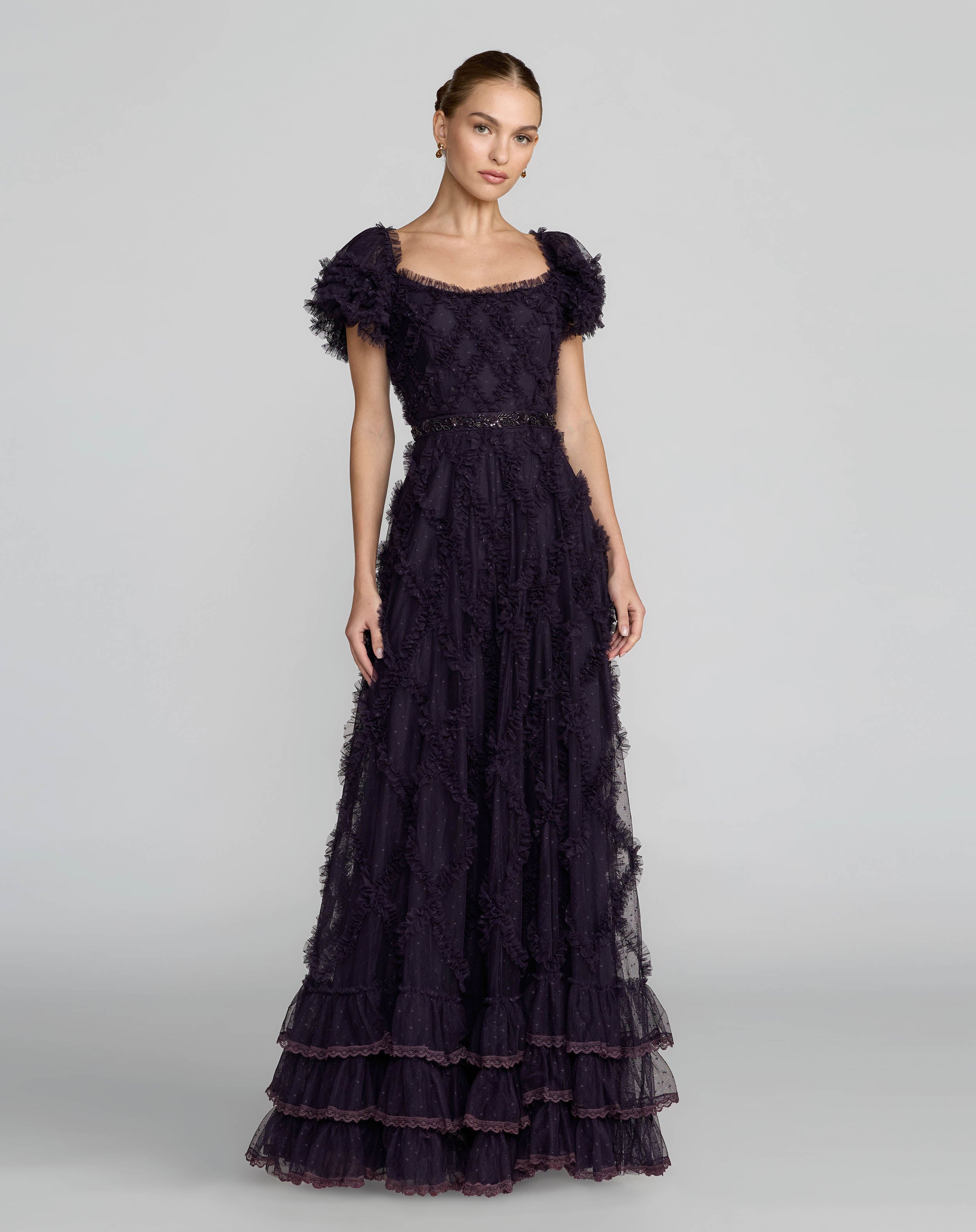 R*い様 misha&puff ラッフルドレス　Ruffle Sleeve Dr Dark Purple Tiered Ruffle Puff Sleeve Gown | Mac Duggal