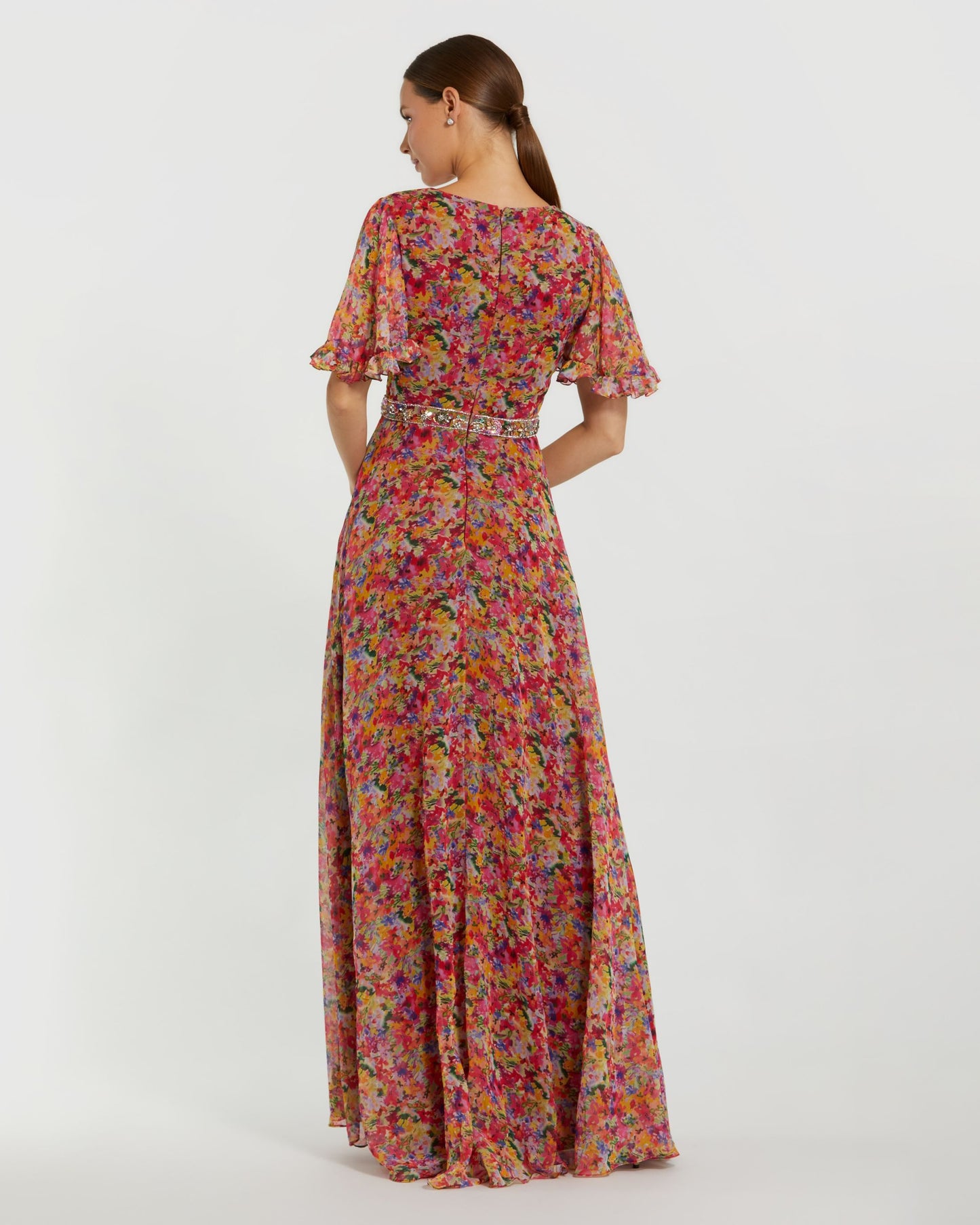 Vestido de chiffon com estampa floral e mangas esvoaçantes