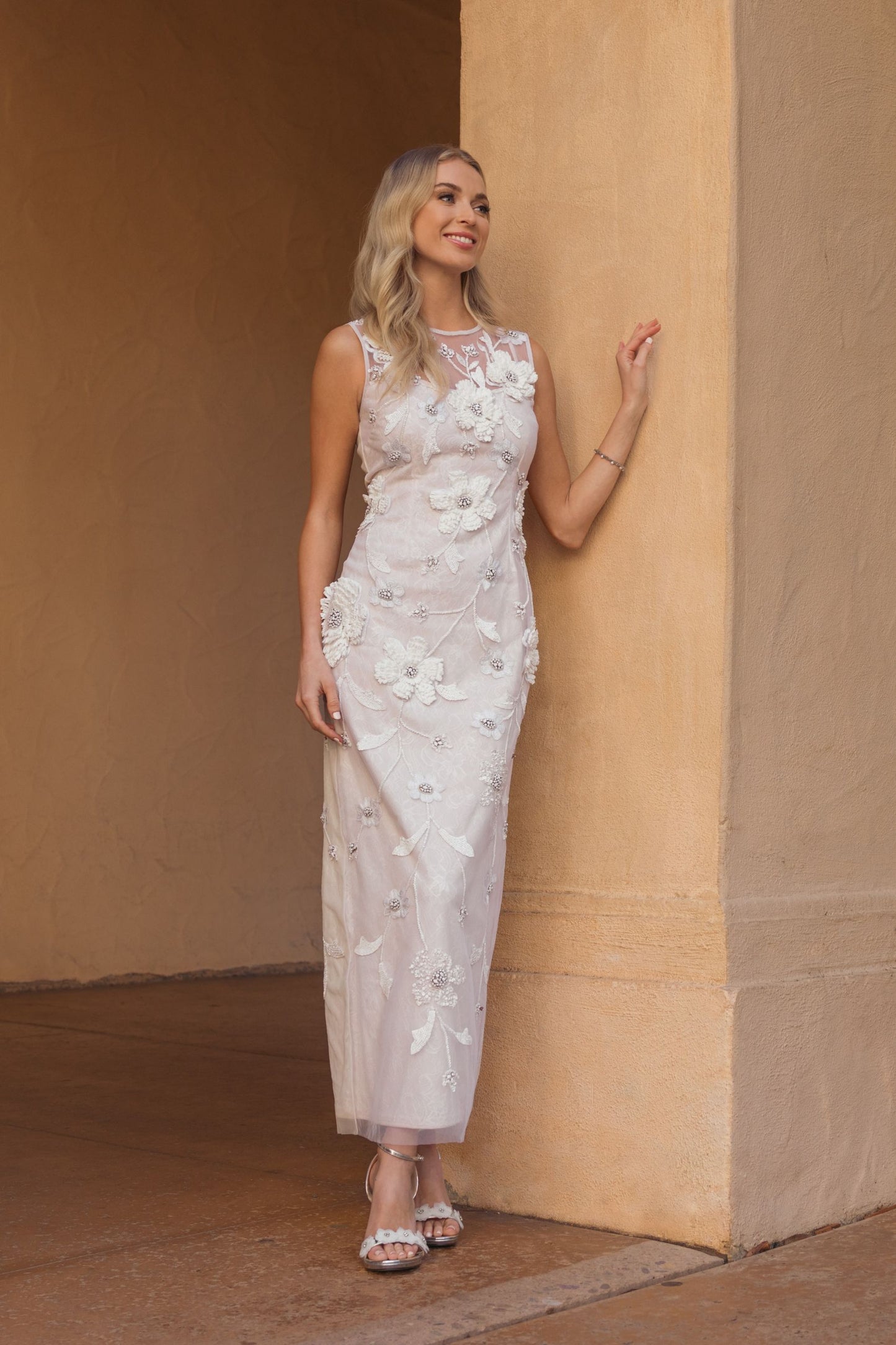 White Sleeveless Embellished Lace Column Dress - Mac Duggal