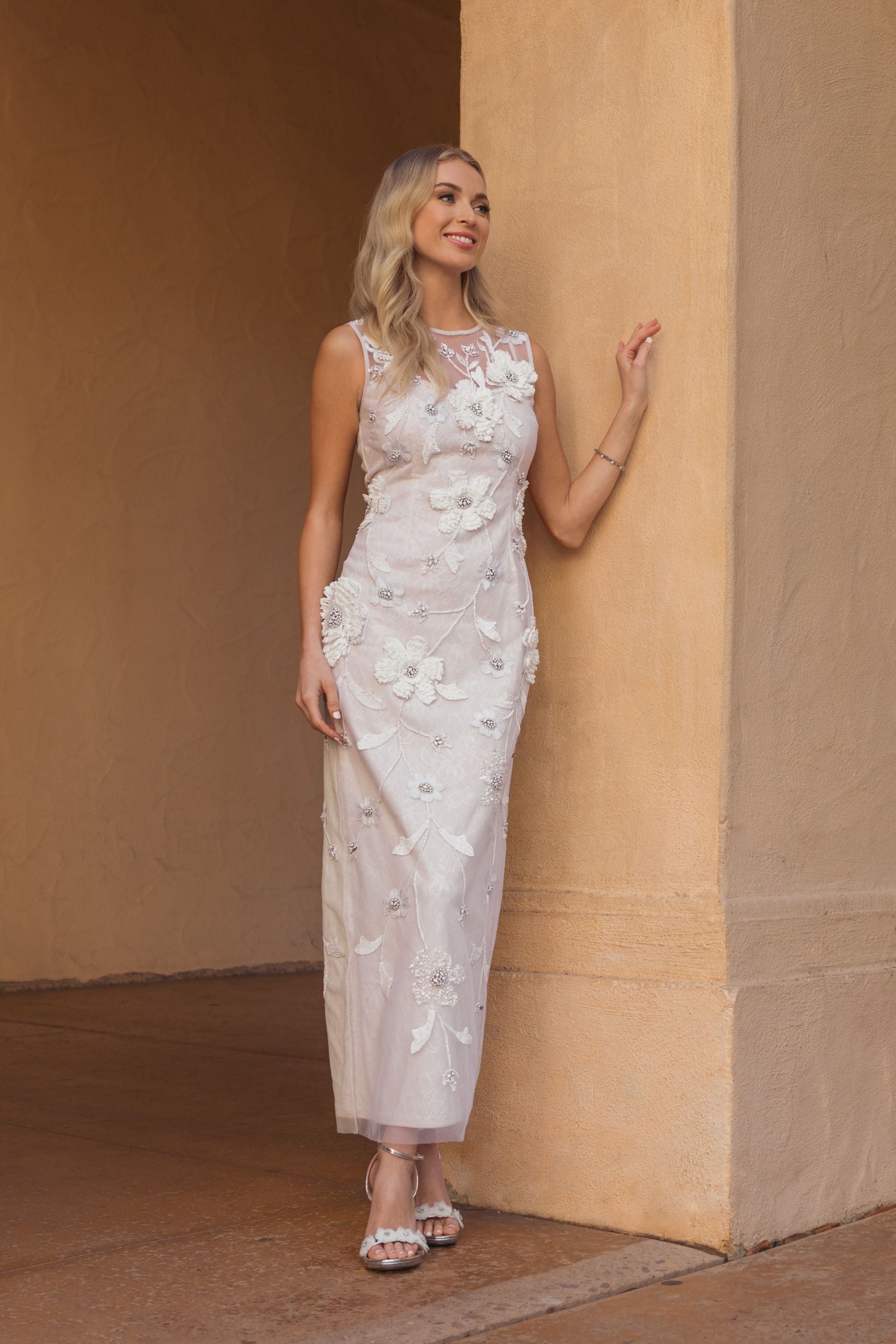 White Sleeveless Embellished Lace Column Dress - Mac Duggal