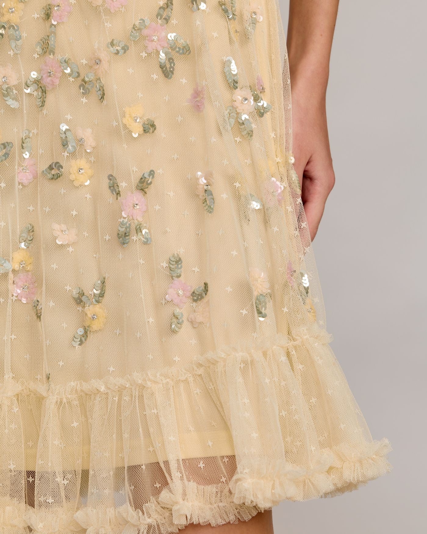 Yellow Sleeveless Sequin Embellished Dress - Mac Duggal