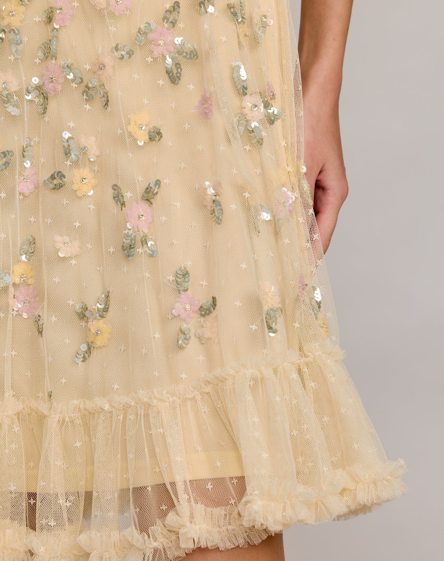 Yellow Sleeveless Sequin Embellished Dress - Mac Duggal