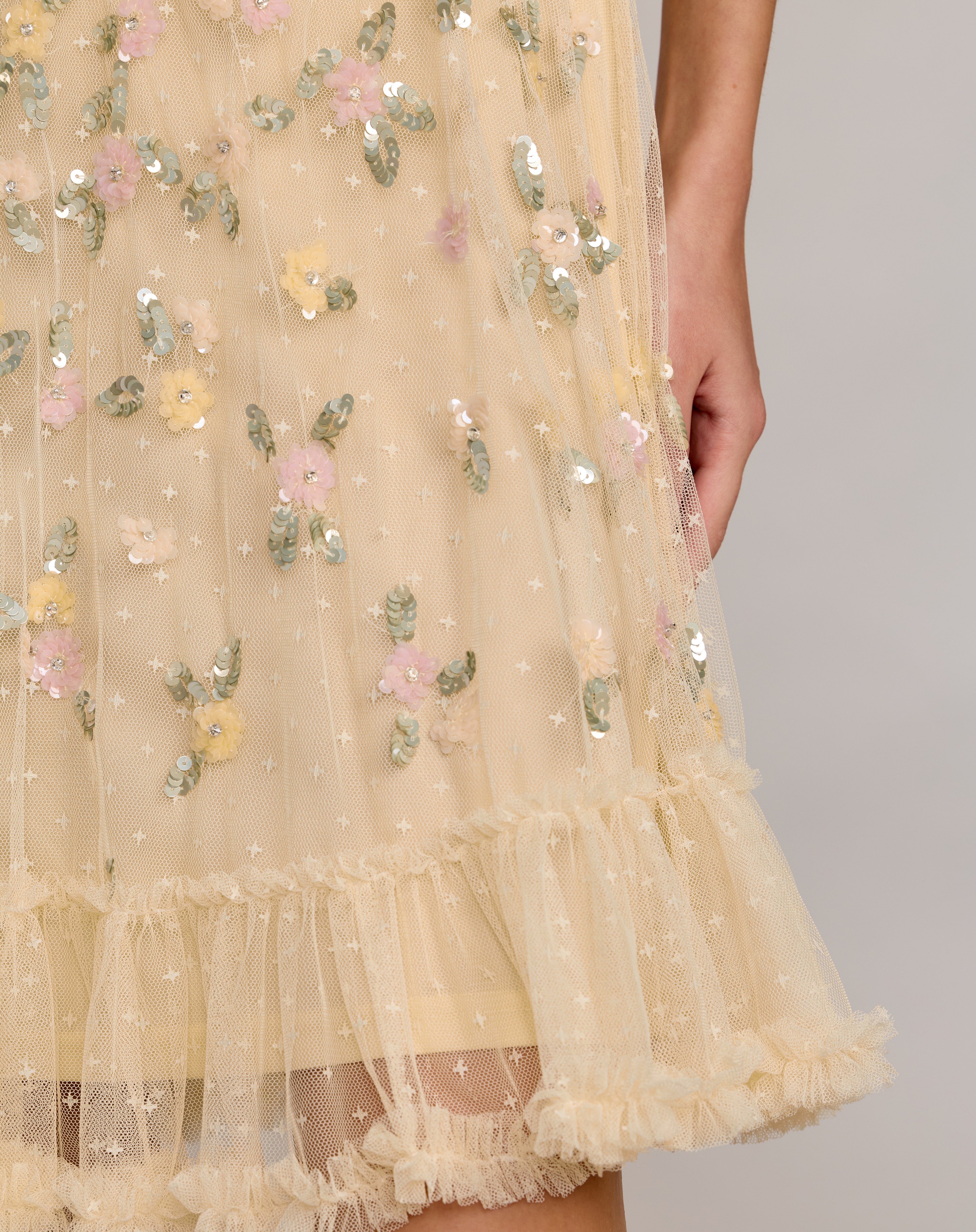 Yellow Sleeveless Sequin Embellished Dress - Mac Duggal