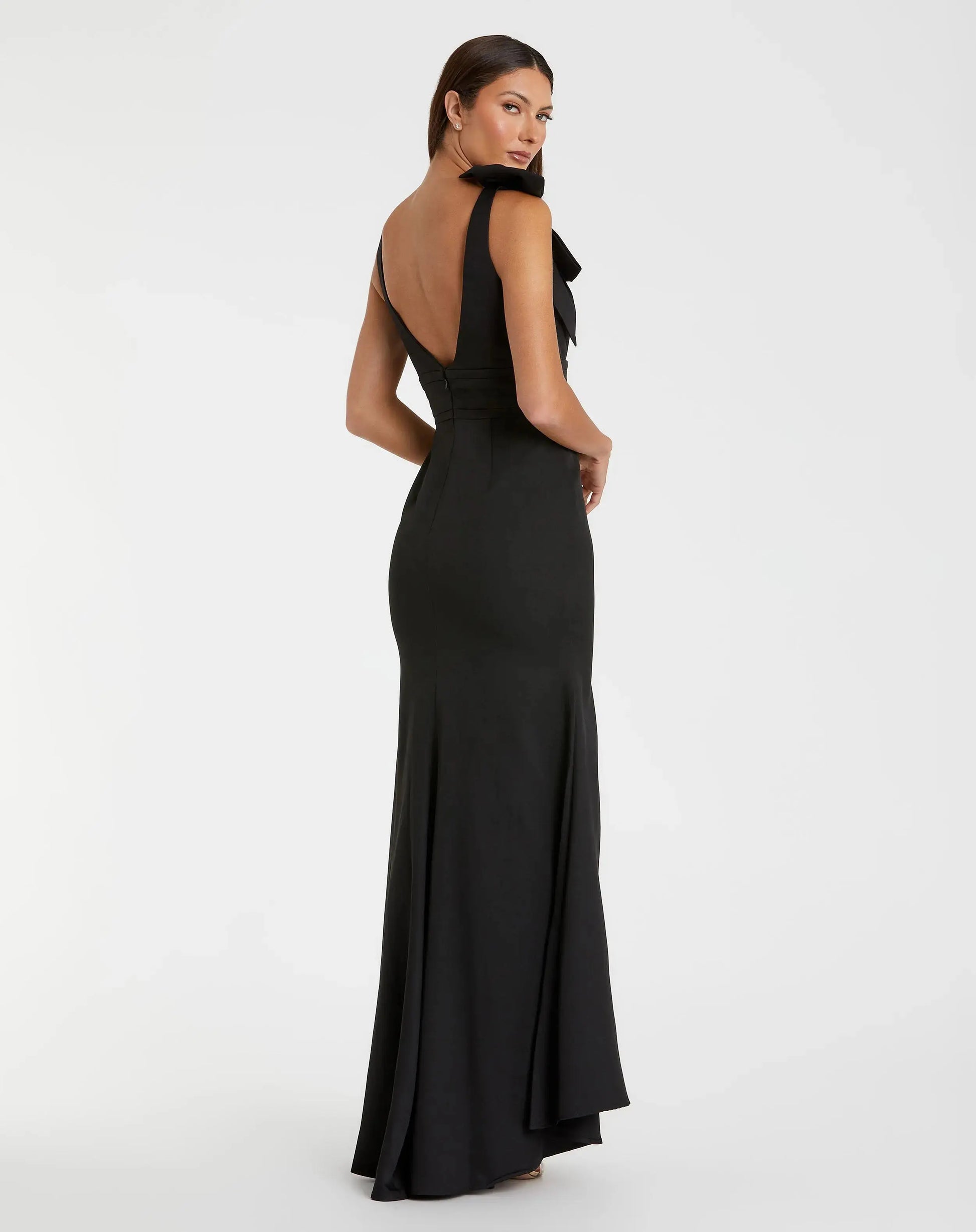 Black Petite Sleeveless V Neck Bow Detail Mermaid Gown Mac Duggal