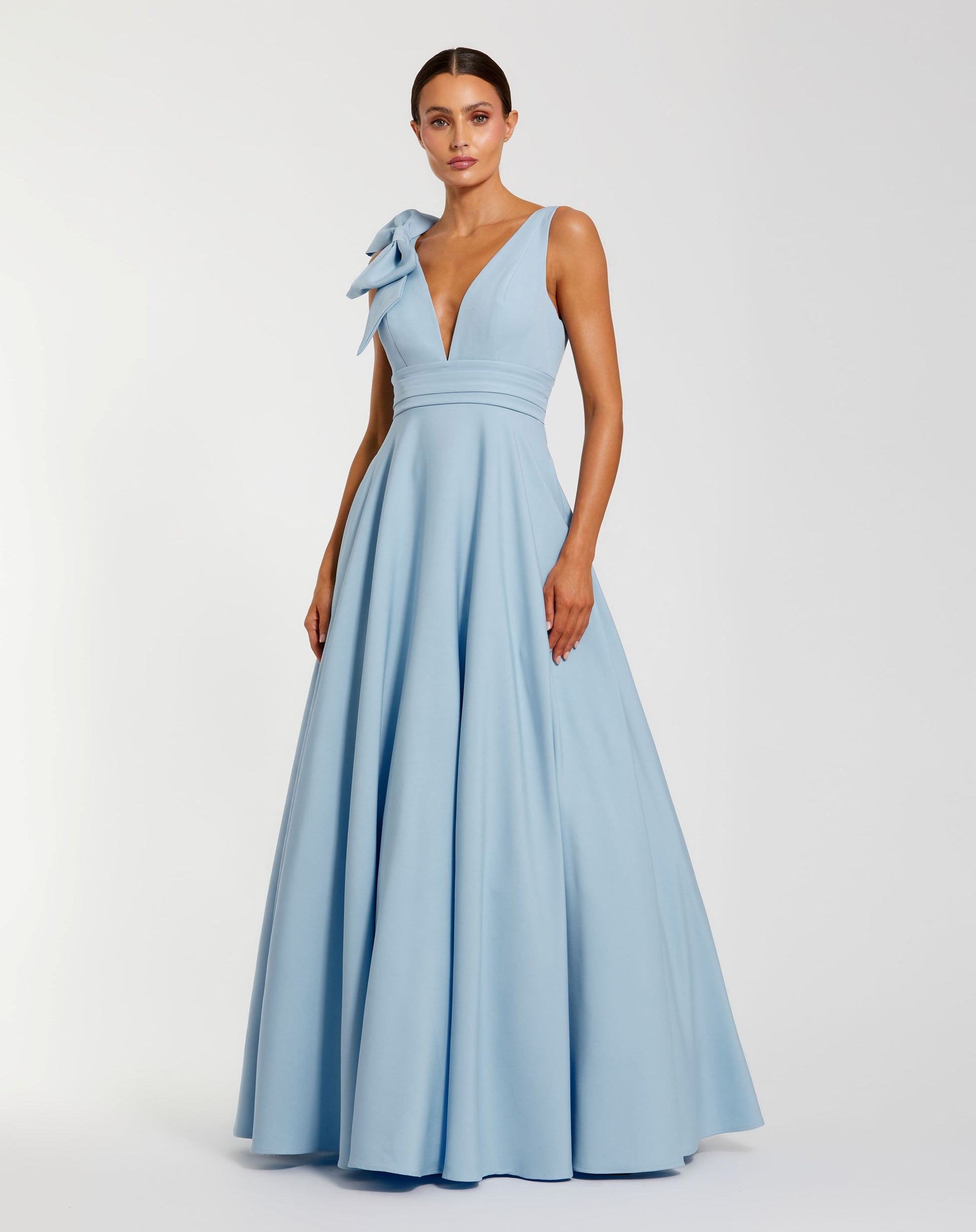 Petite Light Blue Sleeveless Plunge Neck Ball Gown With Bow Detail - Ieena for Mac Duggal
