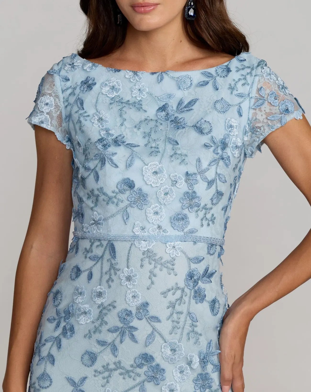 Mac Duggal - Petite Blue Floral Applique Boat Neck Cap Sleeve Gown