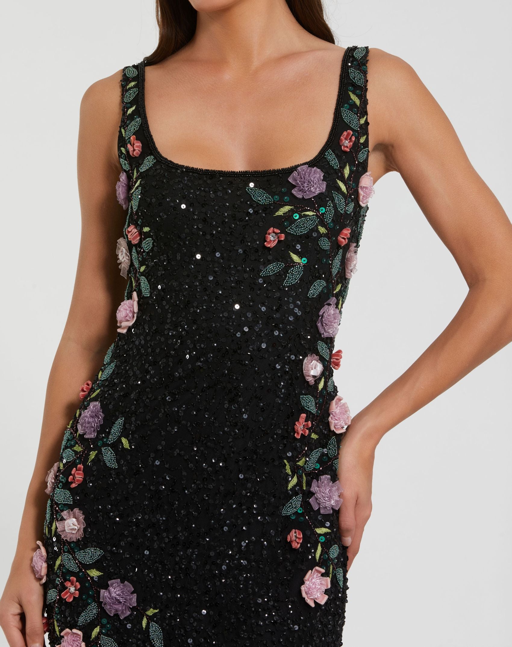Petite Black Floral Beaded Scoop Neck Sleeveless Gown - Mac Duggal