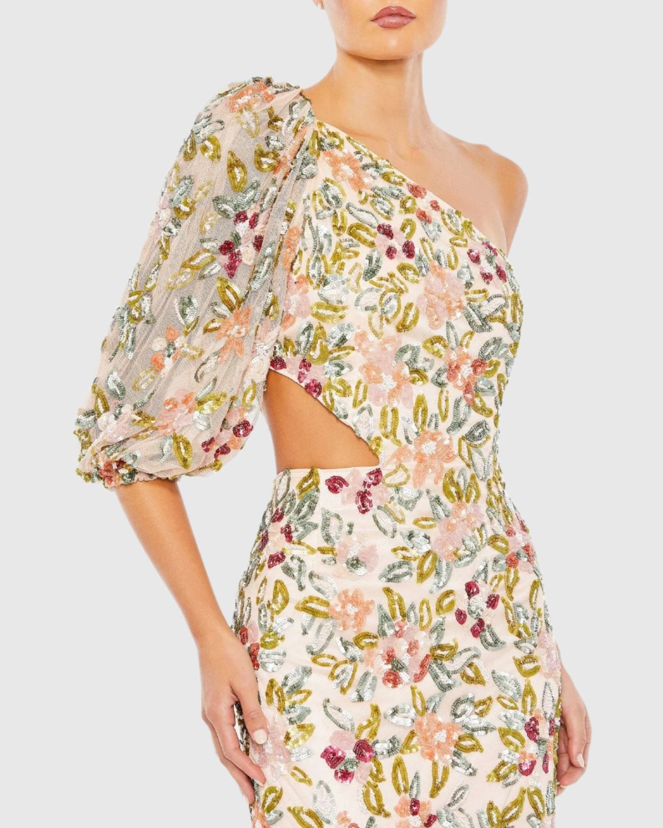 Vestido de um ombro só com enfeites florais