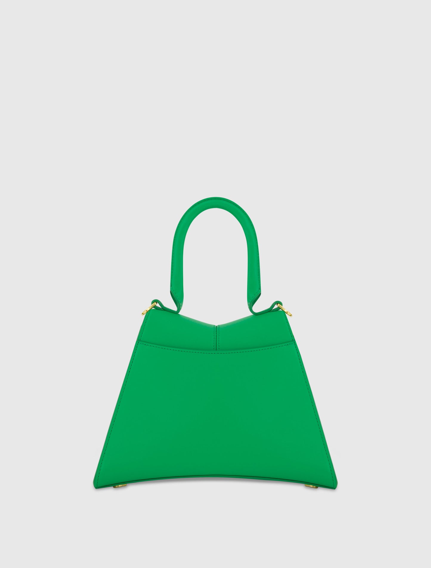 Bolso pequeño angular de piel verde con herrajes dorados