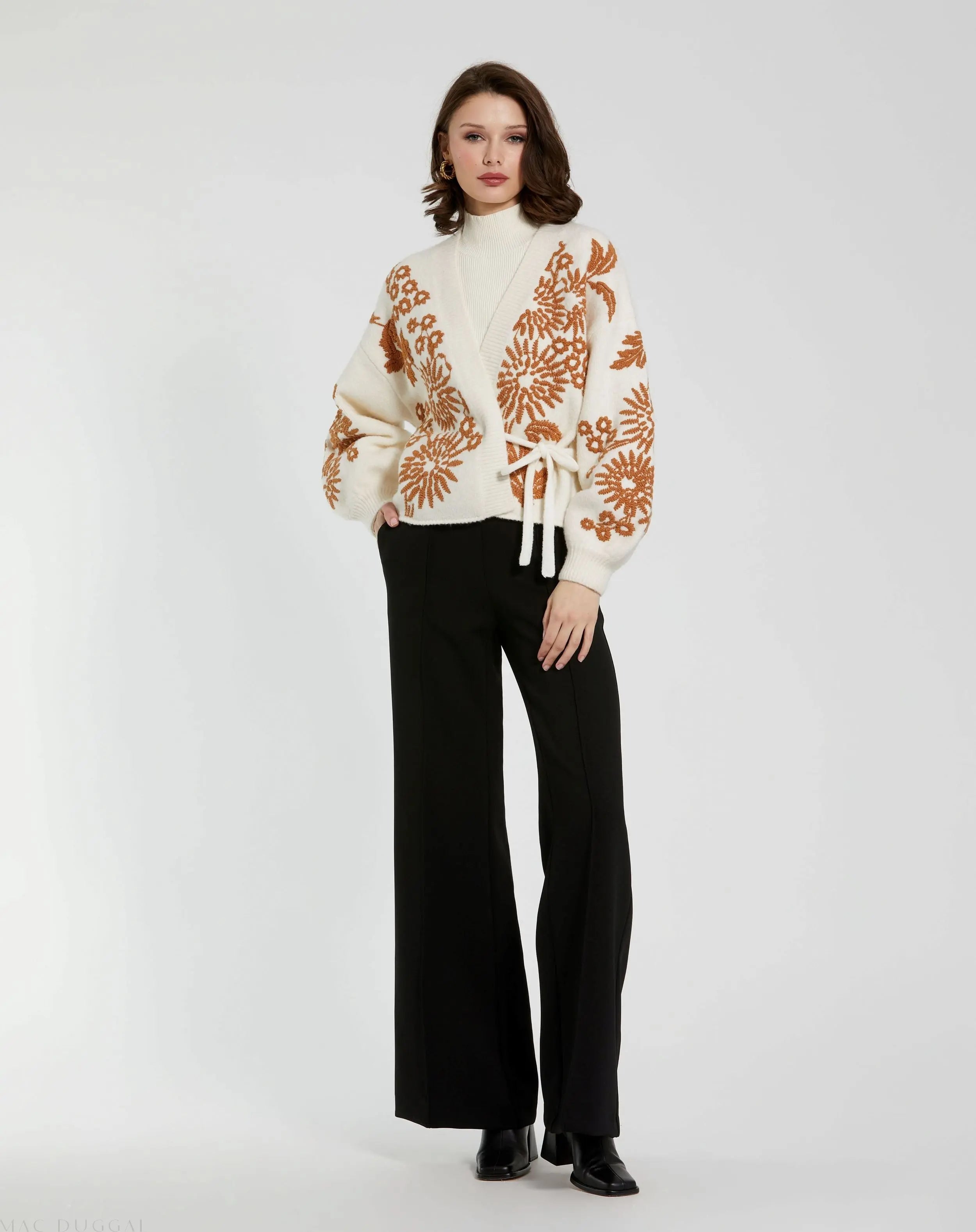 Cropped Knit Cardigan With Floral Details - Mac Duggal