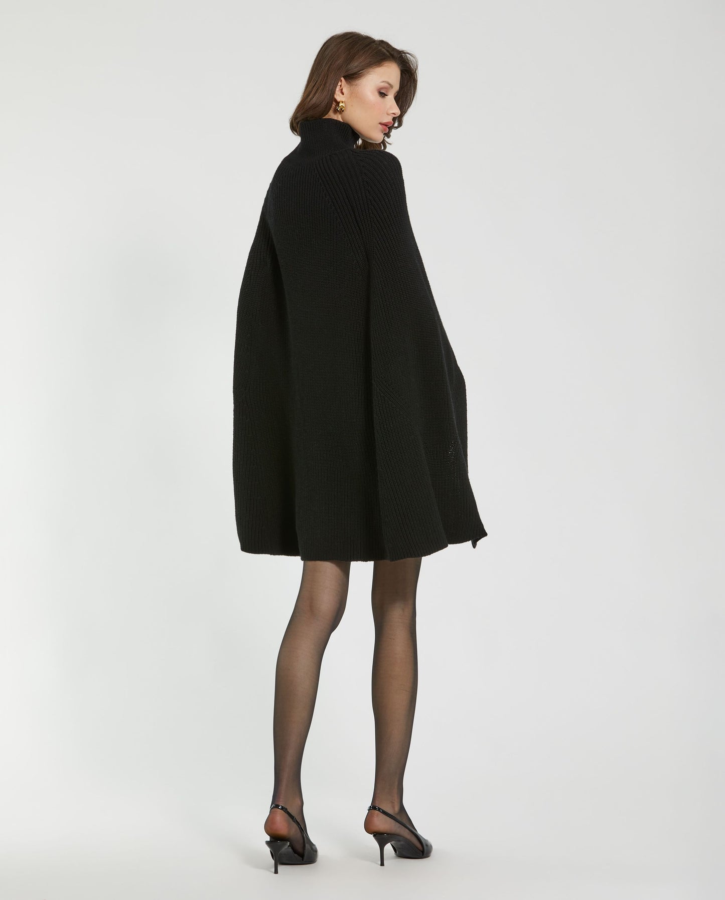 Mini-Cape-Kleid aus Strick mit Rollkragen