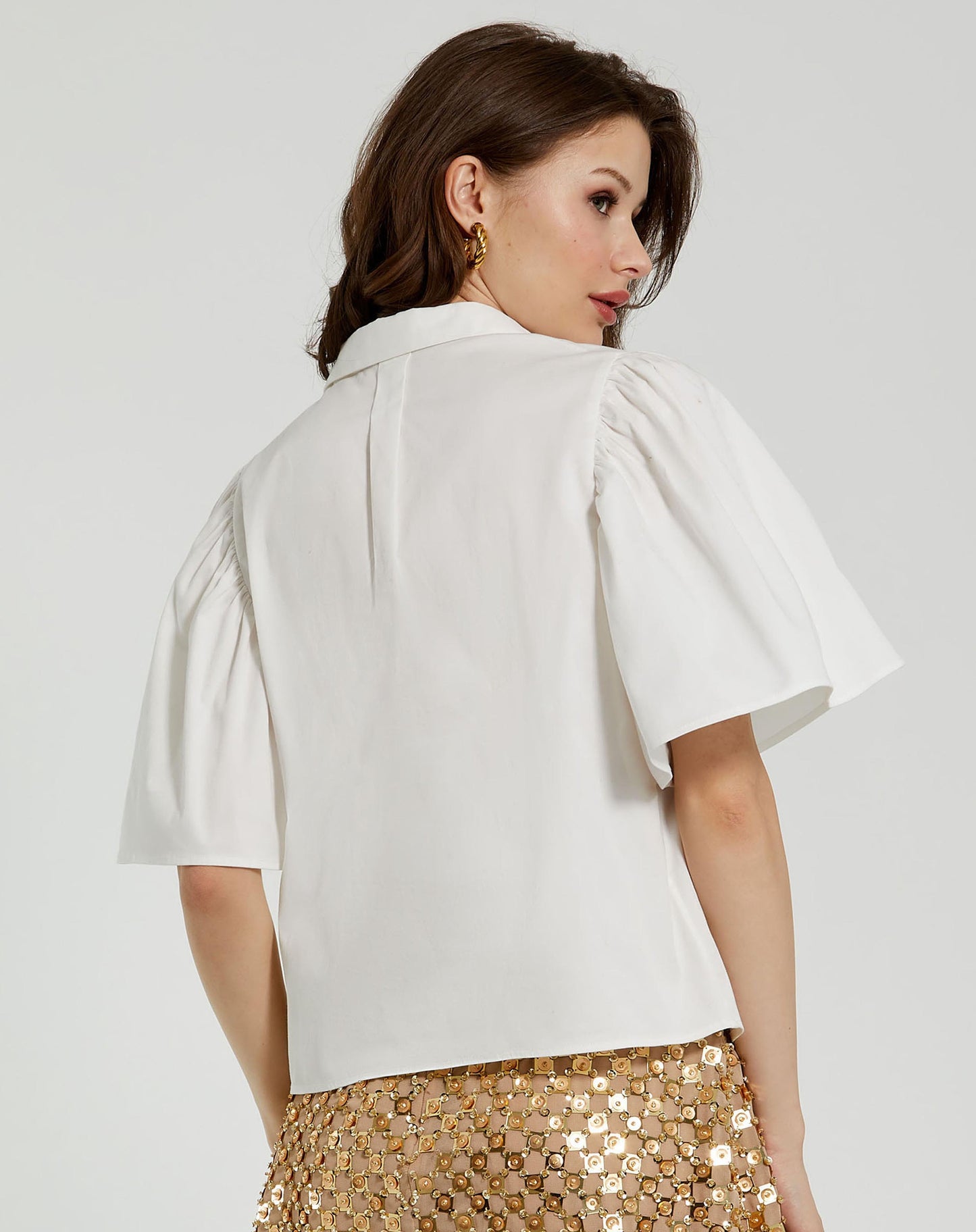 Blusa de algodão flare com mangas franzidas e botões