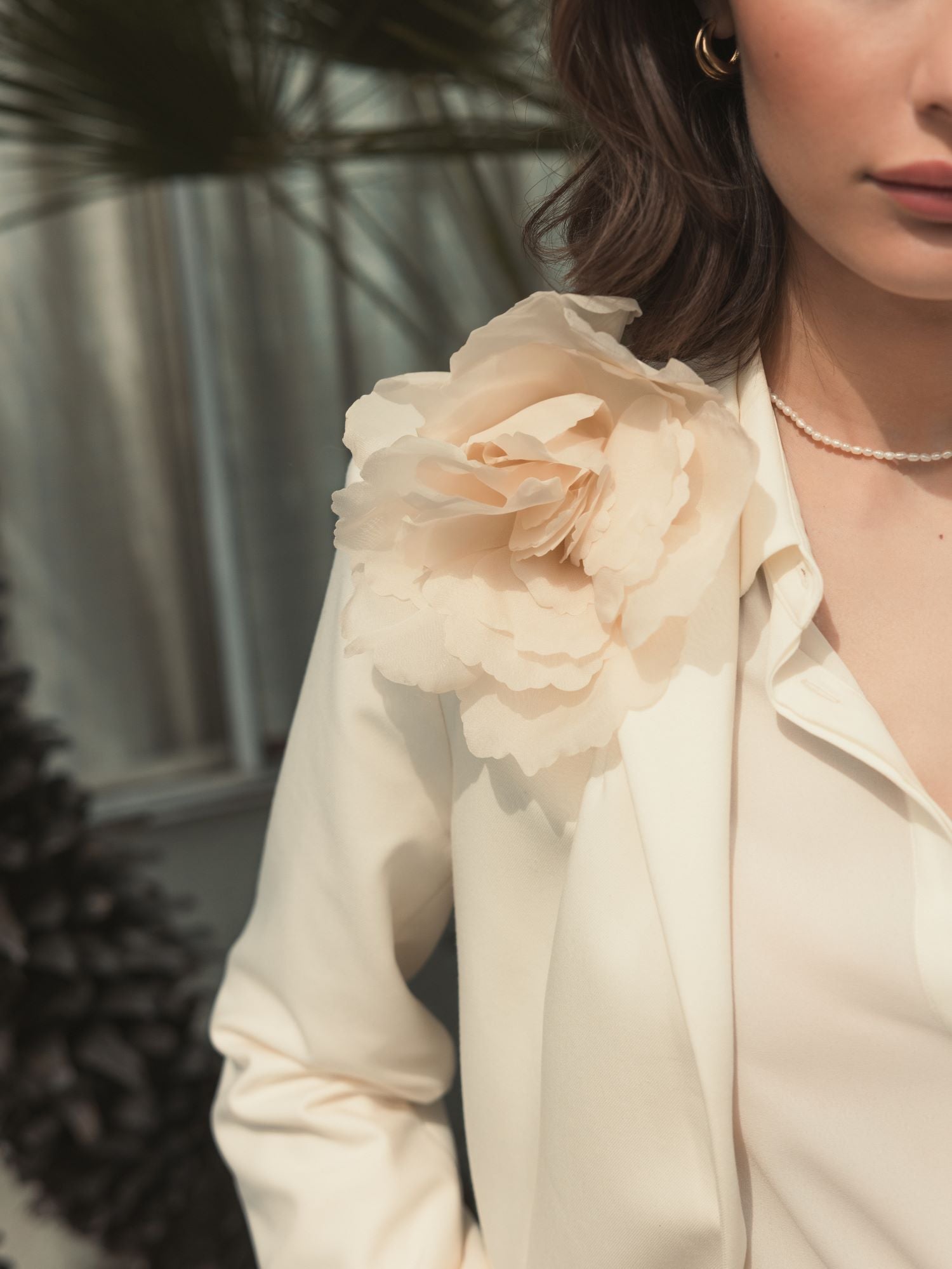 Veste blazer classique en crêpe à un bouton avec fleur 3D